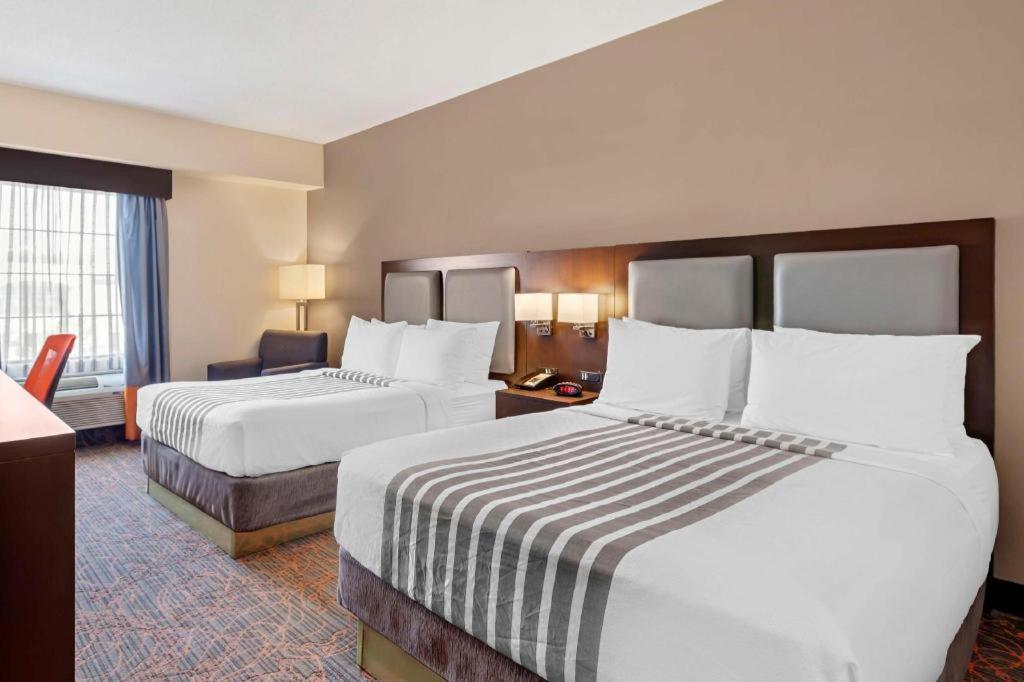 Best Western Plus Executive Inn - Photo 96