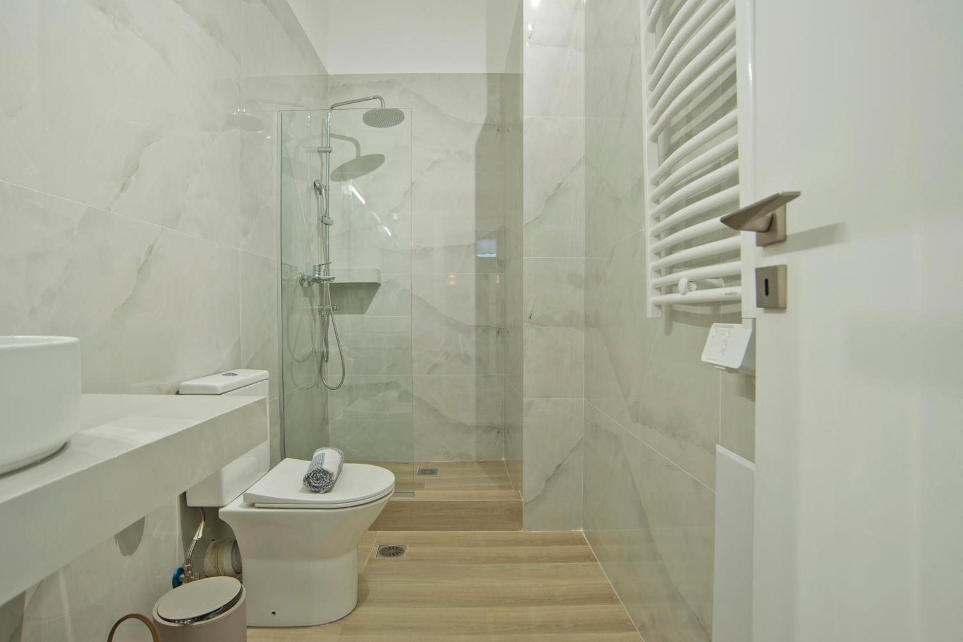 Kary's Acropolis View Luxury 2BR, 2 BA, Jacuzzi - Photo 24