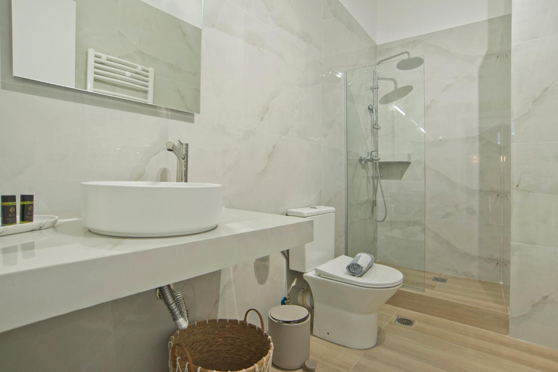 Kary's Acropolis View Luxury 2BR, 2 BA, Jacuzzi - Photo 30