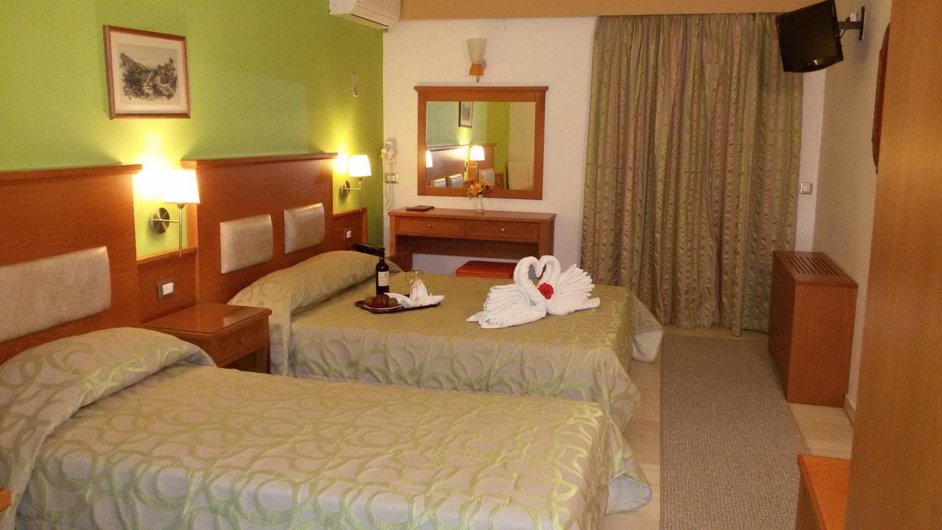 Paradise Lost Hotel-Apartments - Photo 4
