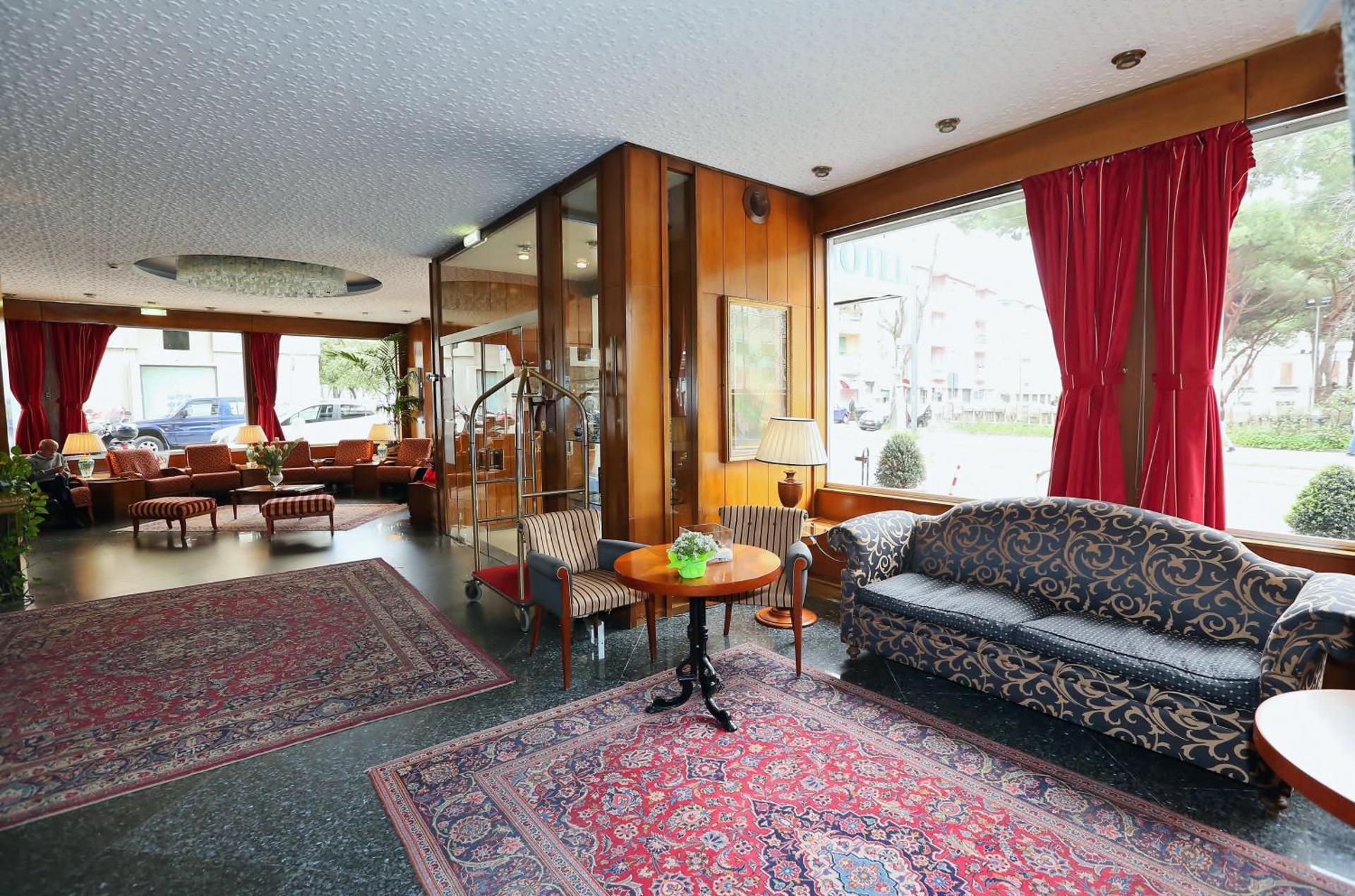 Hotel Royal Palace - Photo 17