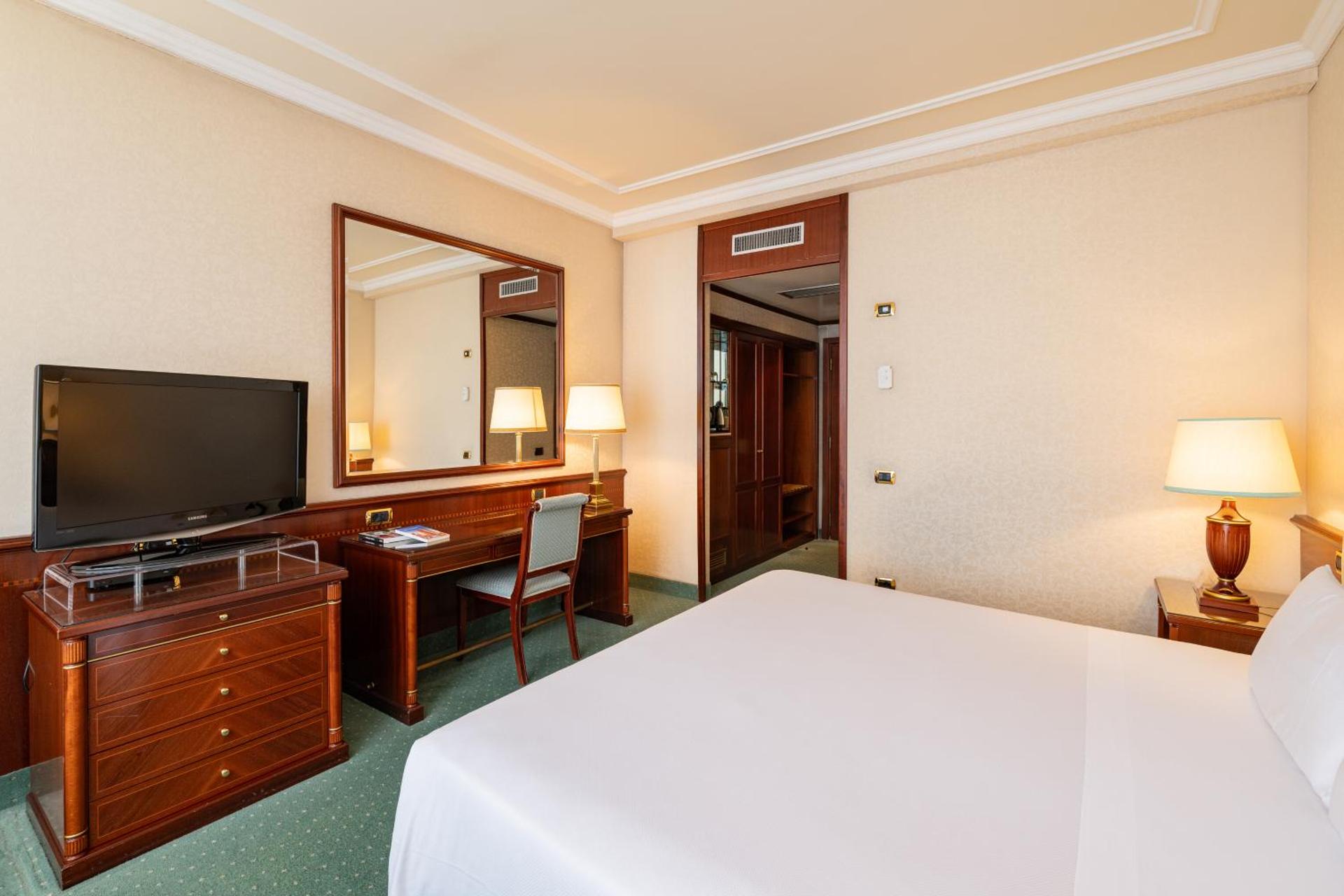 Royal Hotel Carlton - Photo 39