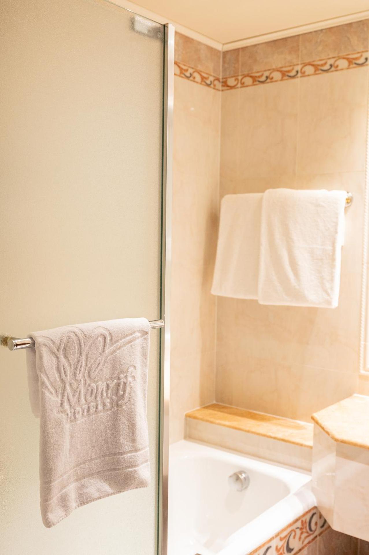 Royal Hotel Carlton - Photo 11