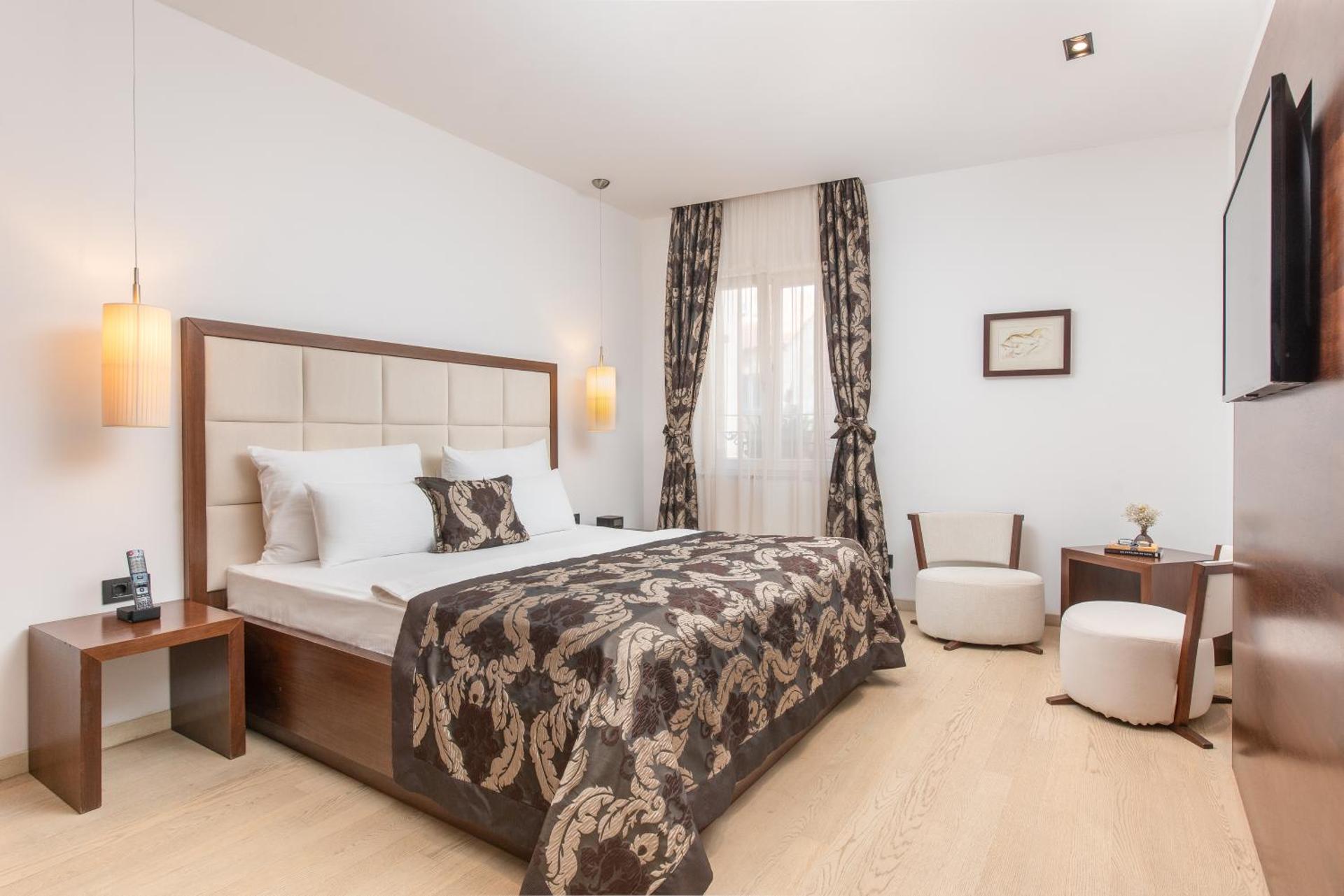 Marmont Heritage Hotel - Photo 10