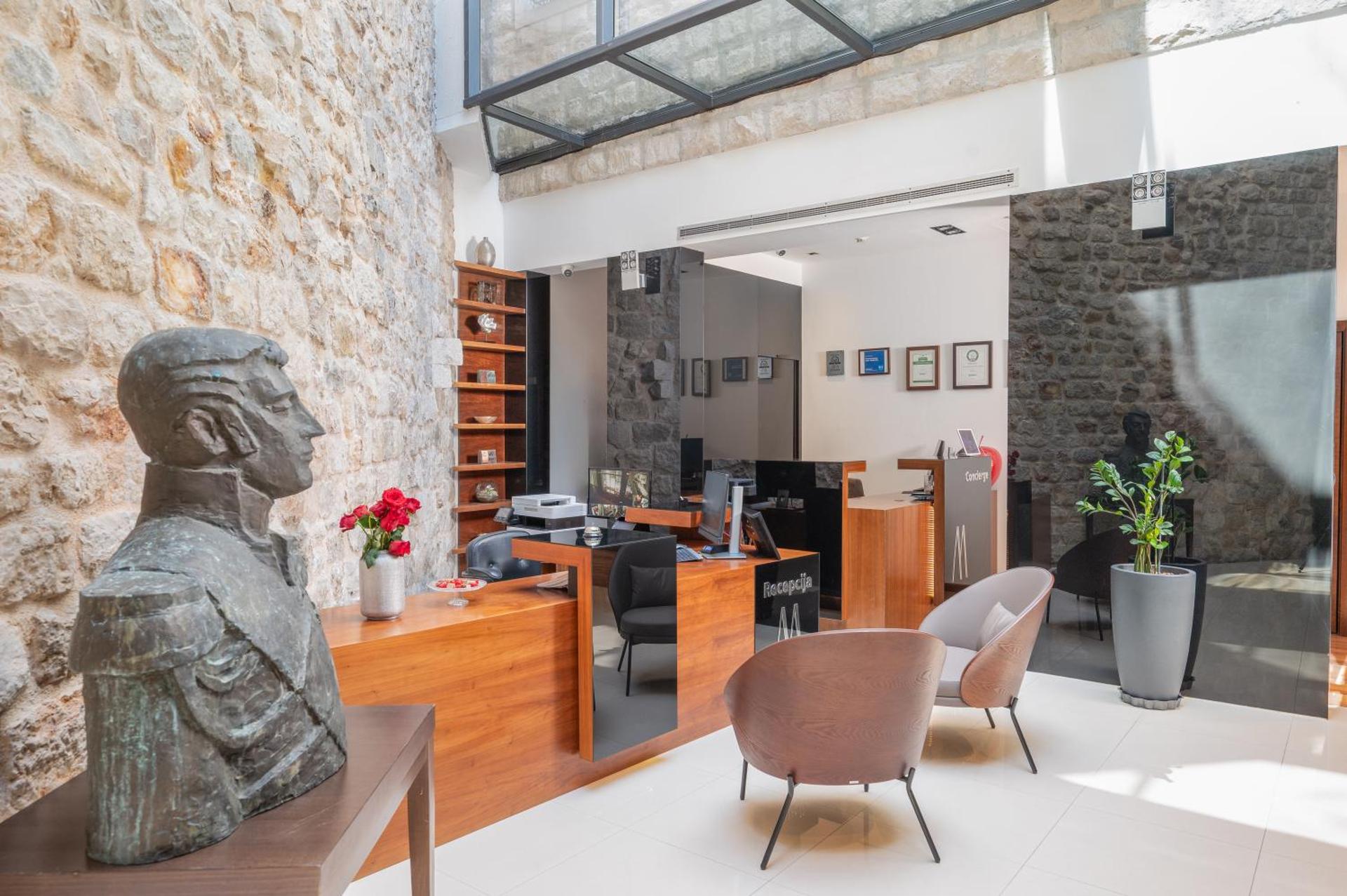 Marmont Heritage Hotel - Photo 21