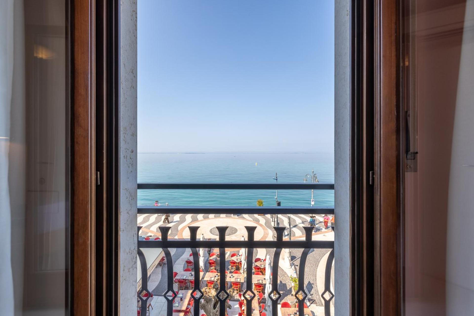 La Vista Postcard Hotel - Photo 44