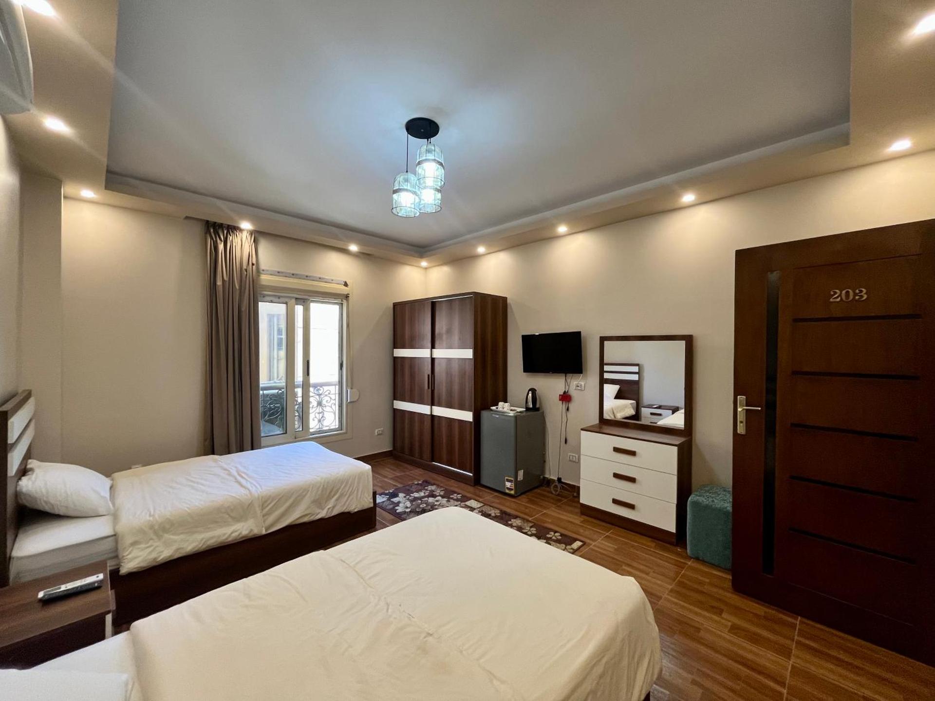 Luca Pyramids Inn - Photo 12