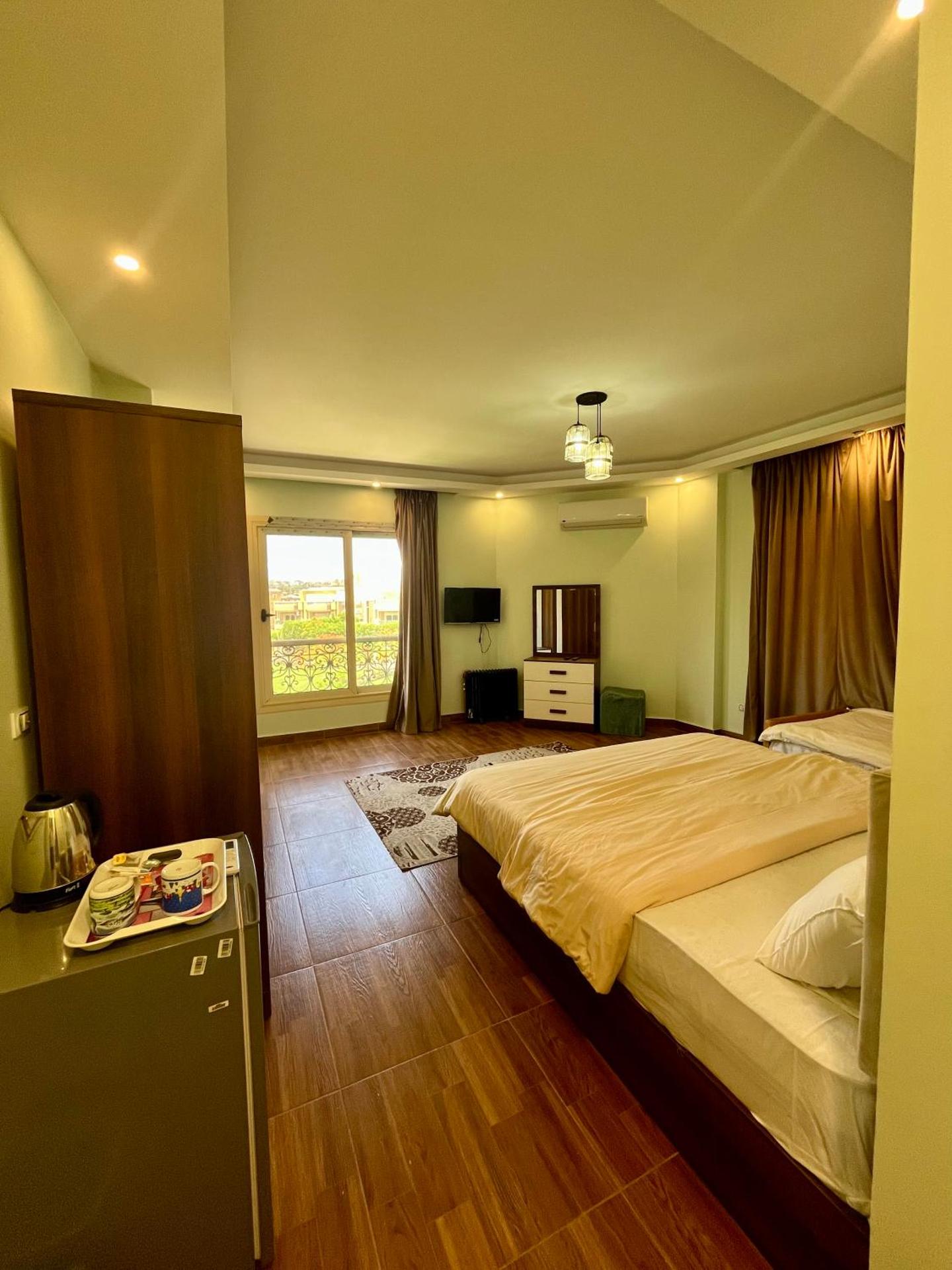 Luca Pyramids Inn - Photo 8