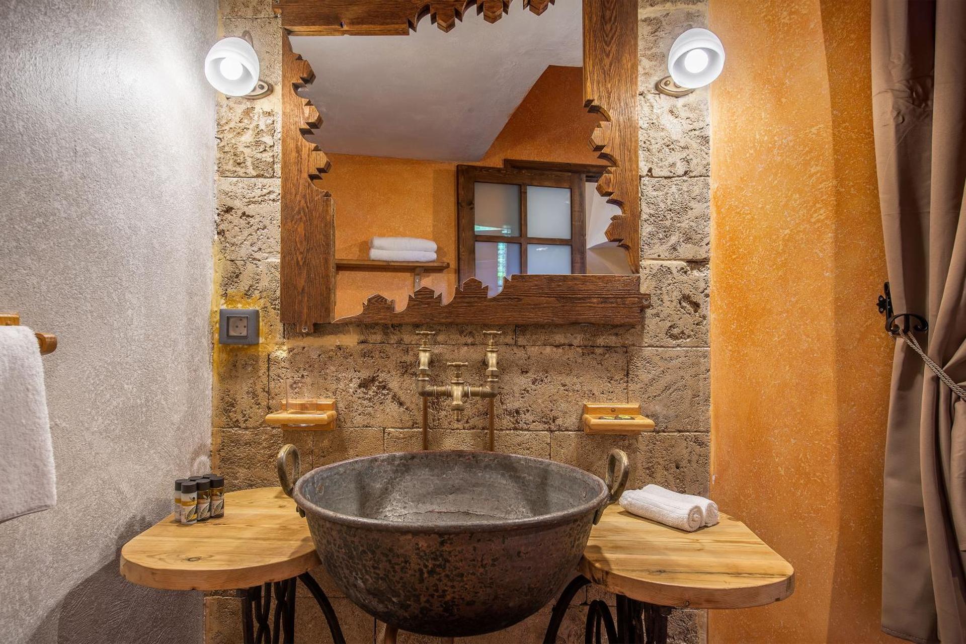 S.Nikolis' Historic Boutique Hotel - Photo 77