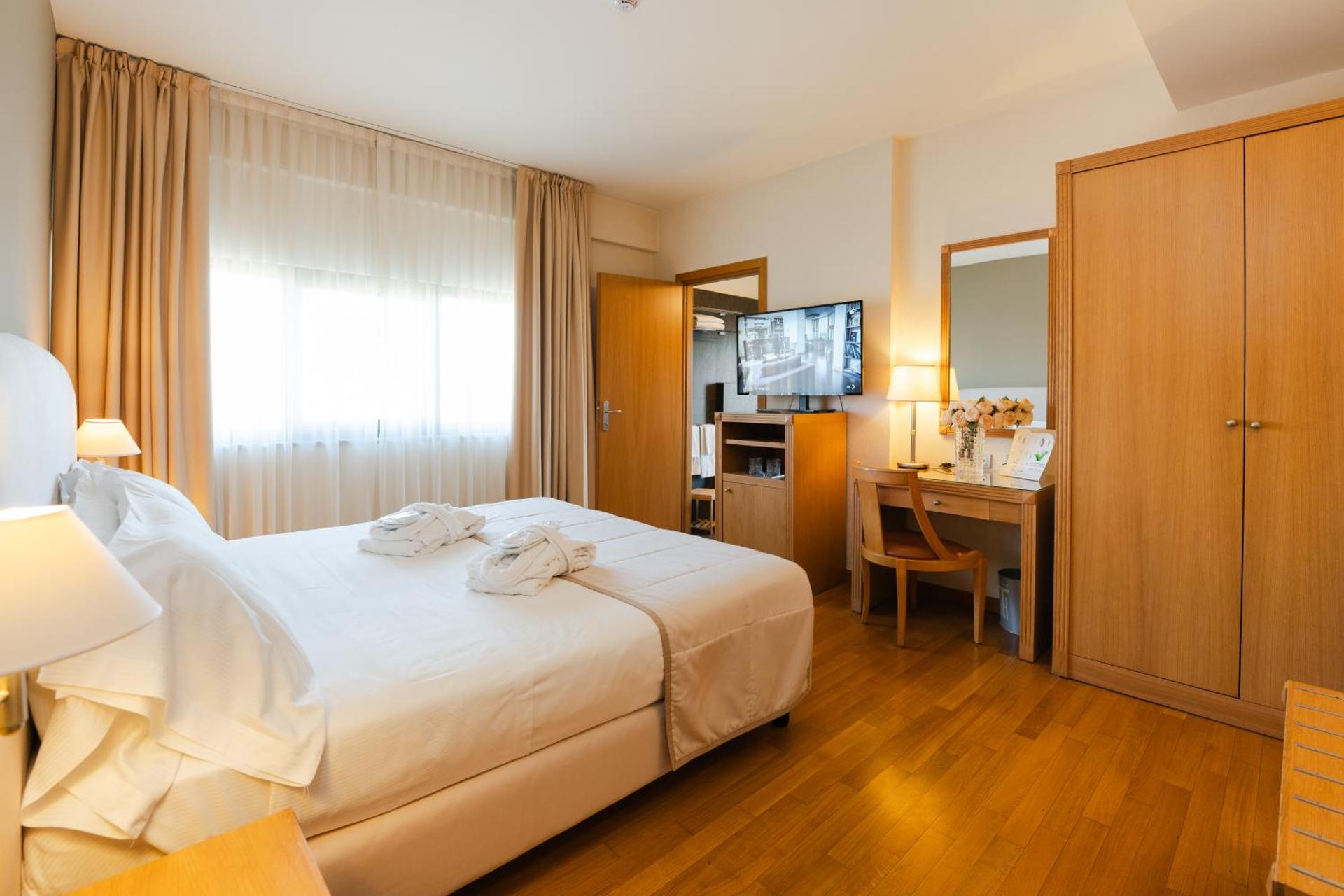 Hotel Touring - Photo 57