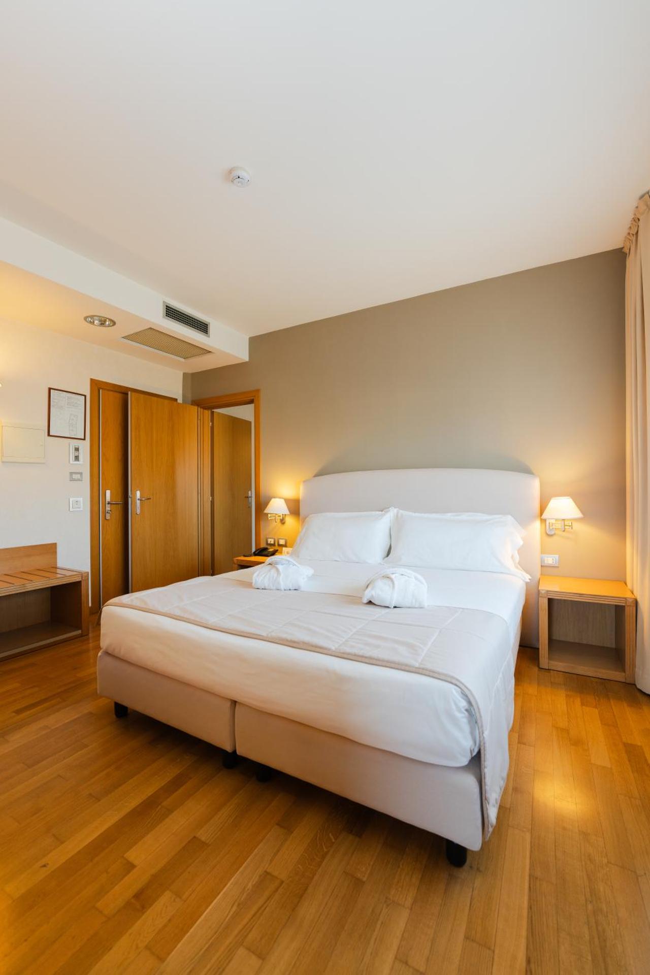 Hotel Touring - Photo 51