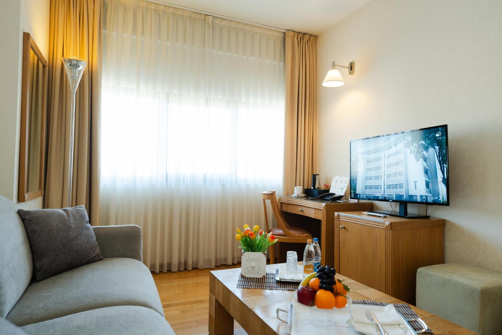 Hotel Touring - Photo 58