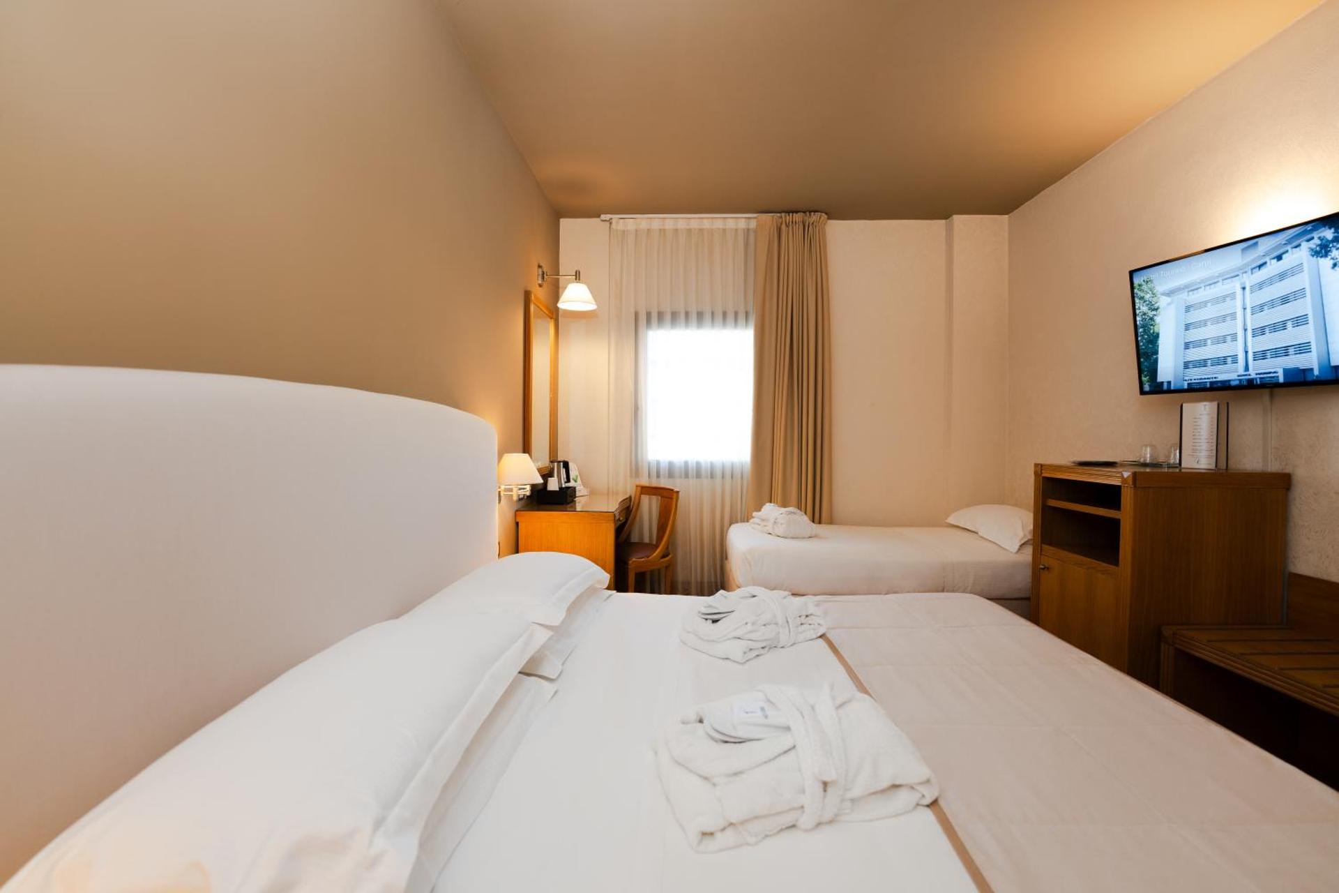 Hotel Touring - Photo 43