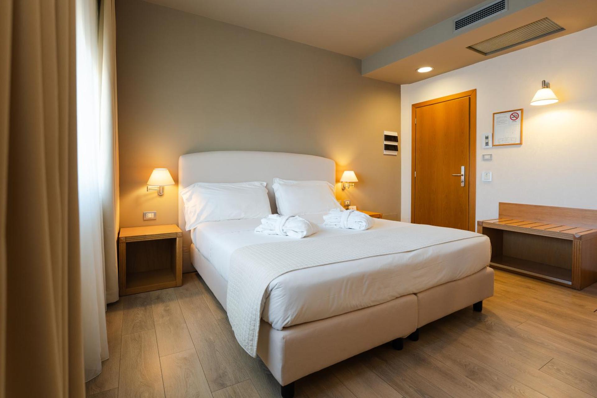 Hotel Touring - Photo 99