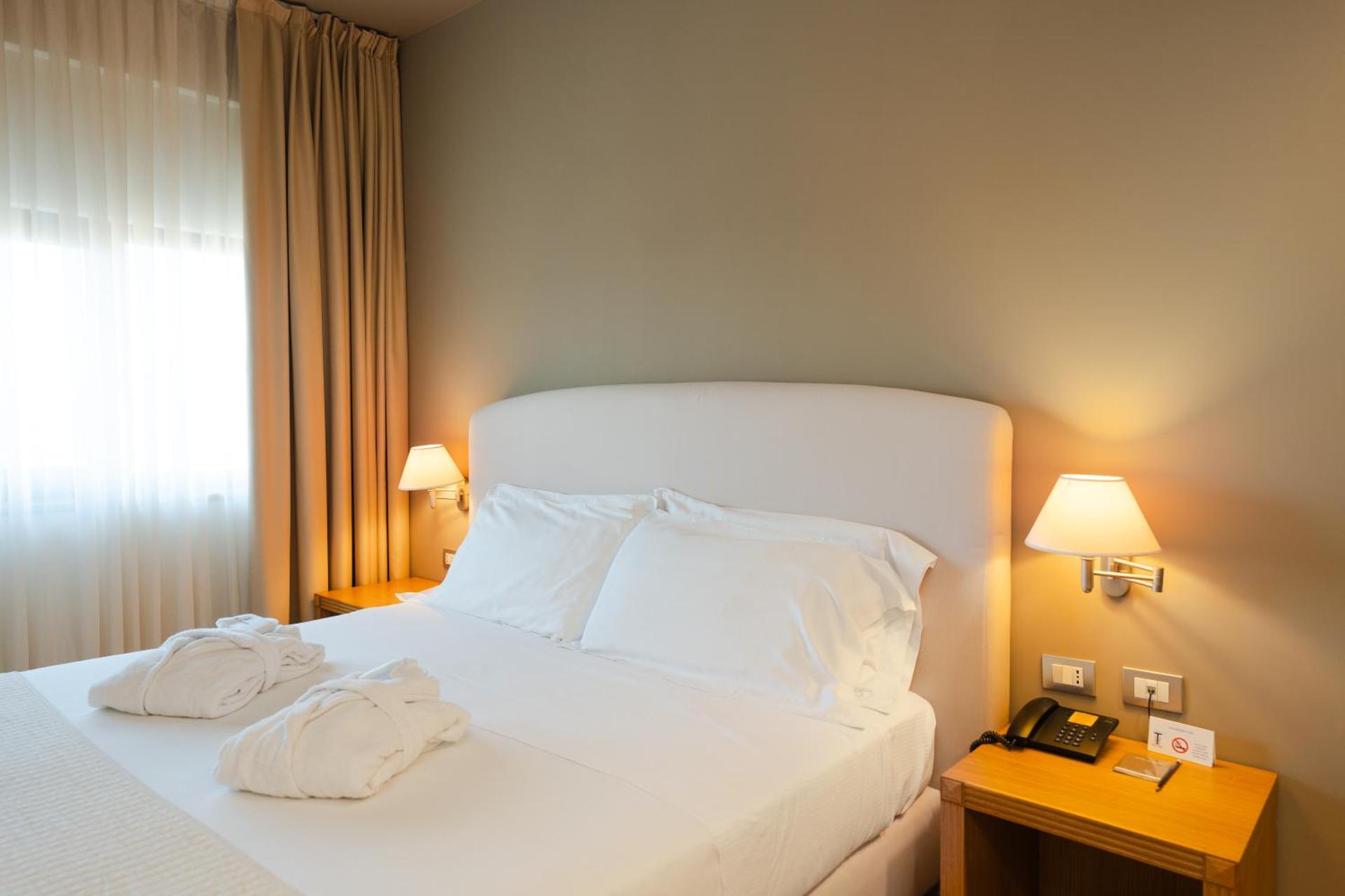 Hotel Touring - Photo 13