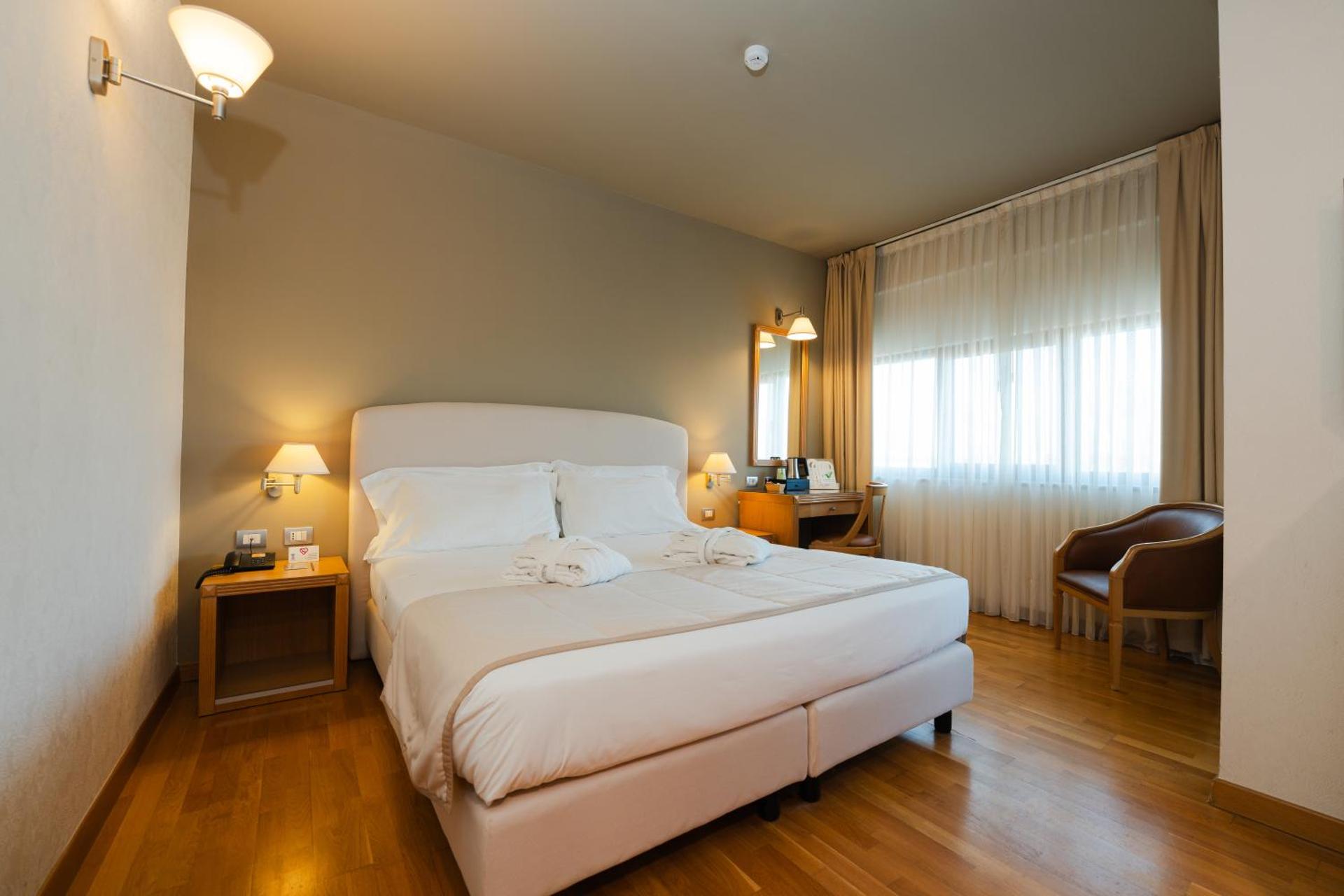 Hotel Touring - Photo 38