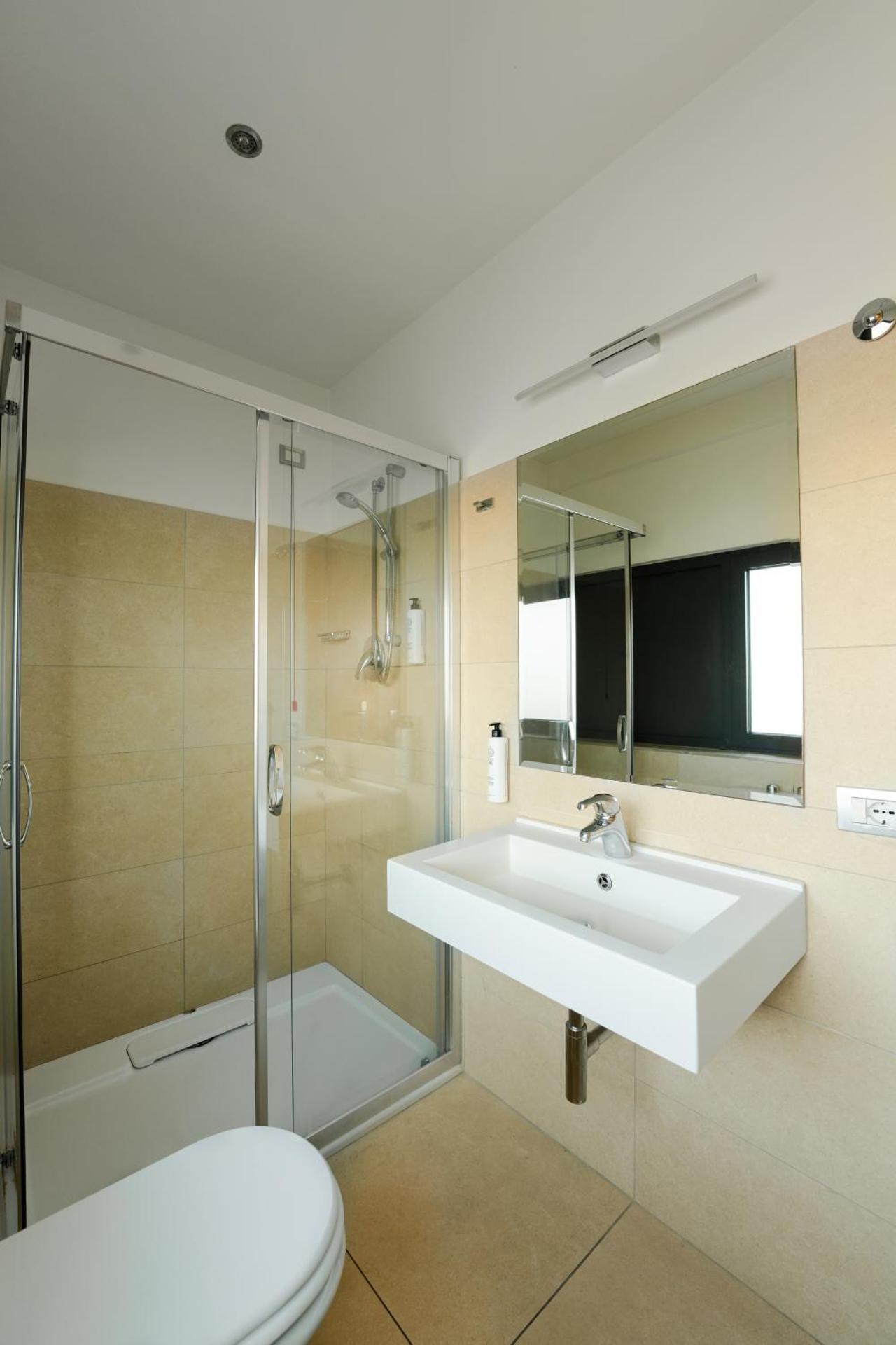 Hotel Touring - Photo 40
