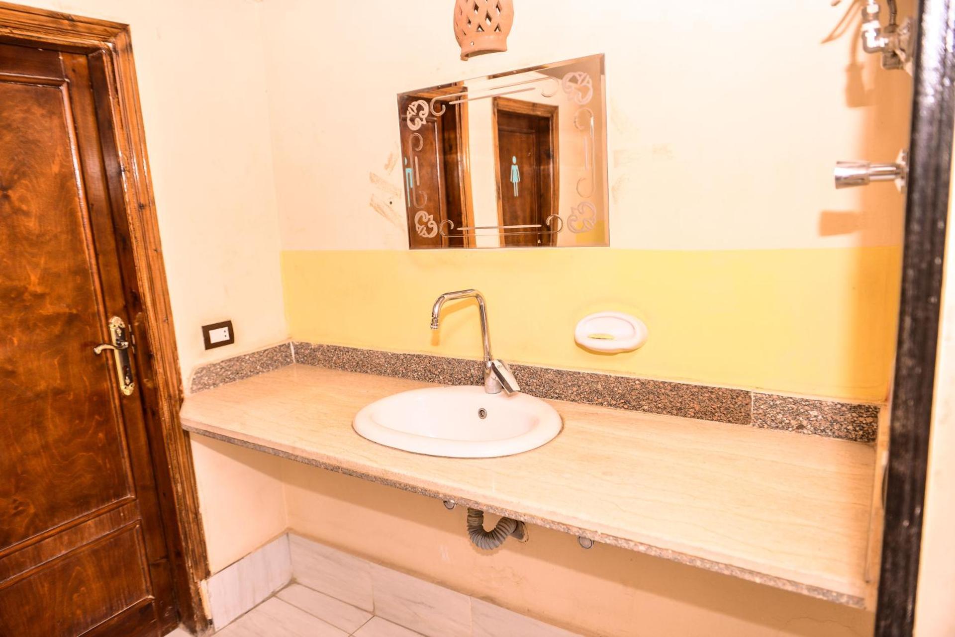 Flamingo Memnon Guest House - Photo 113