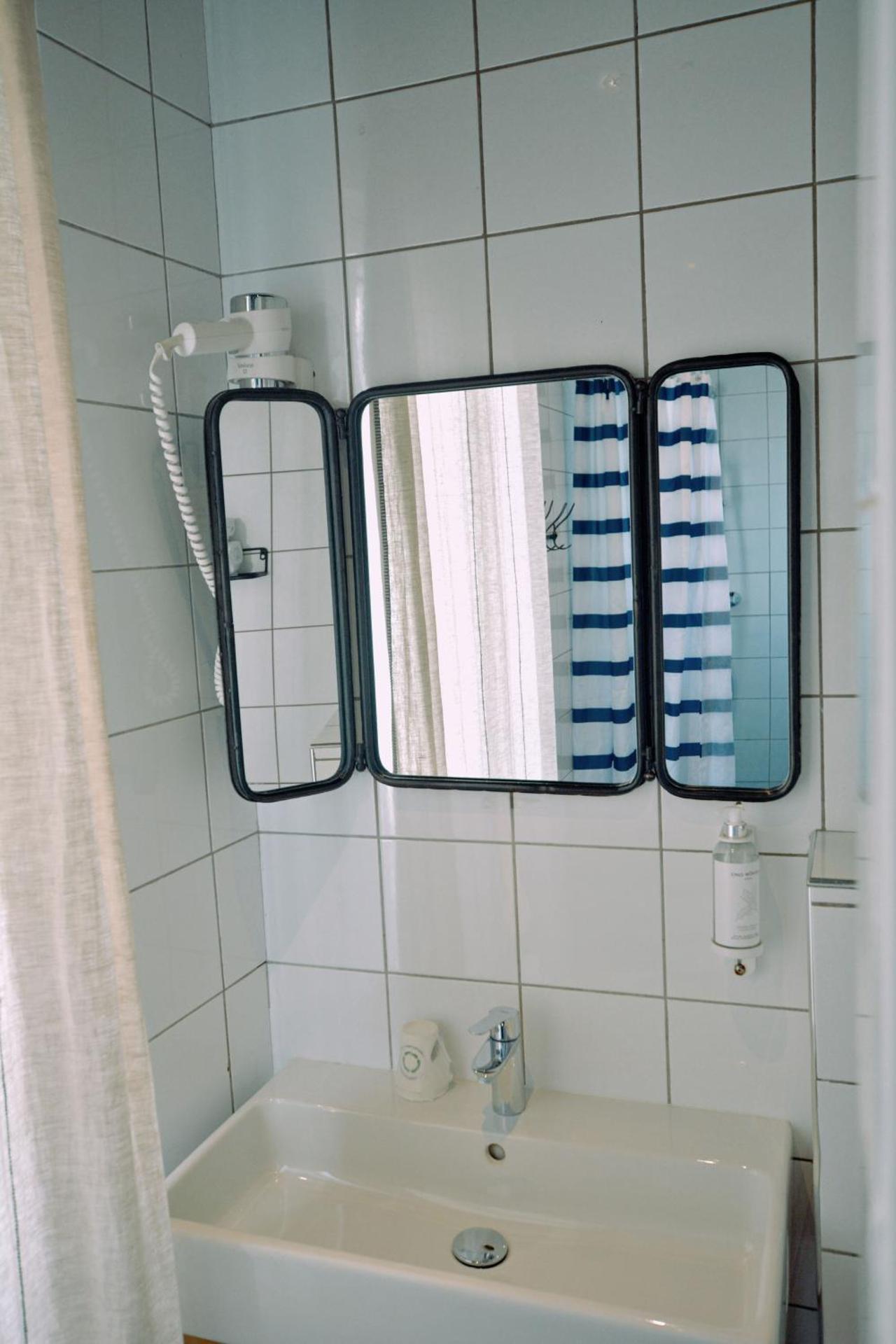 Hôtel Lucien - Photo 76