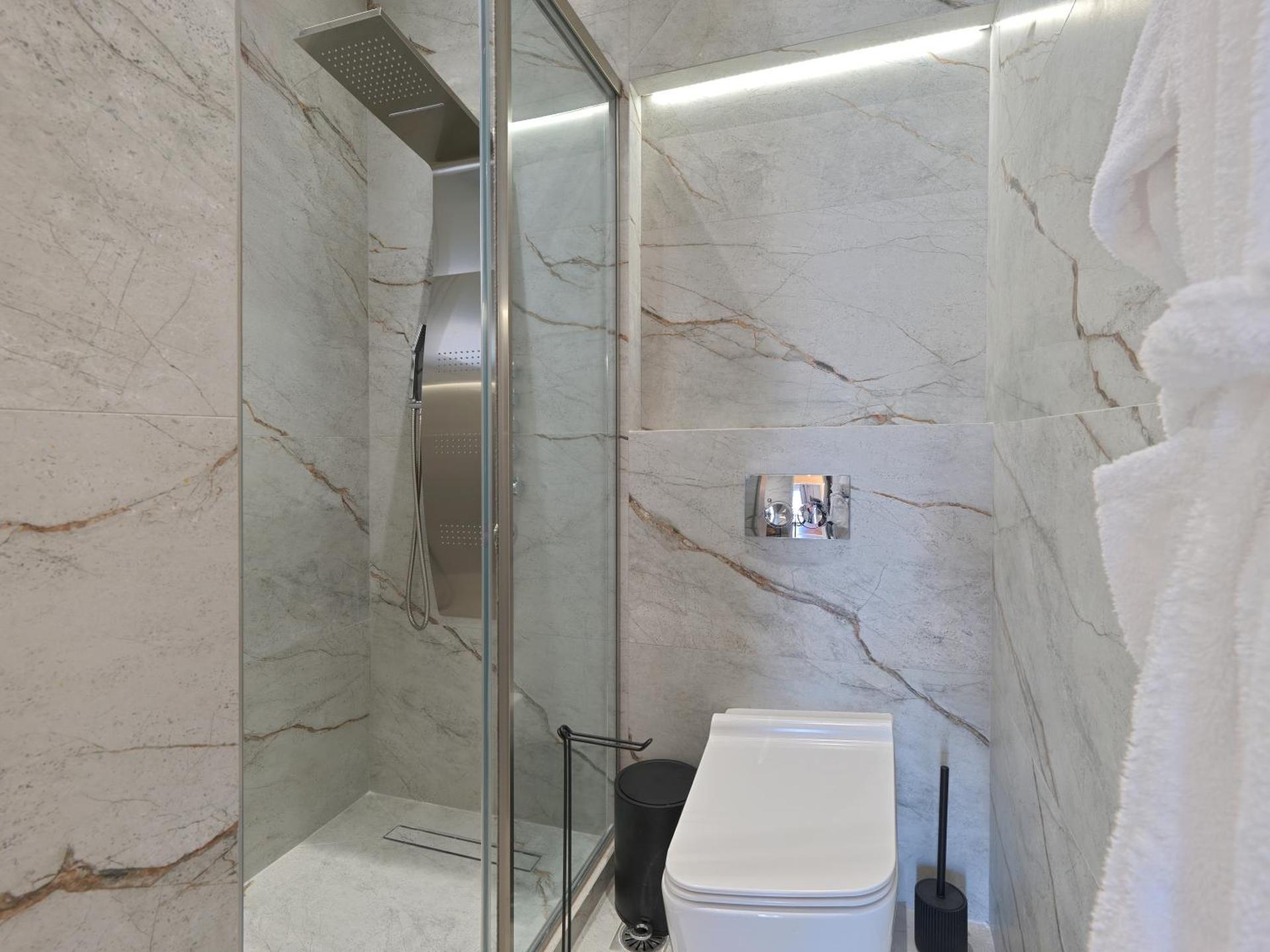 The Acropolis Window - Photo 68