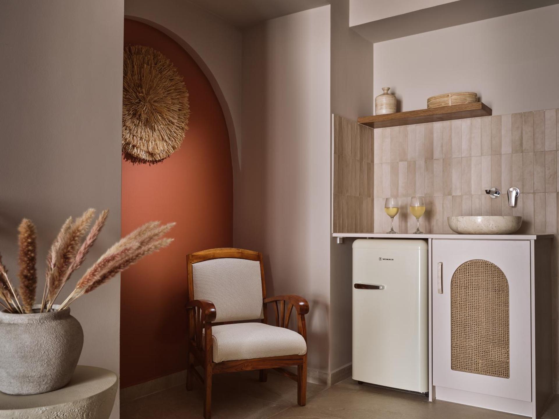 Ammonites Beachfront Rooms & Suites - Photo 26