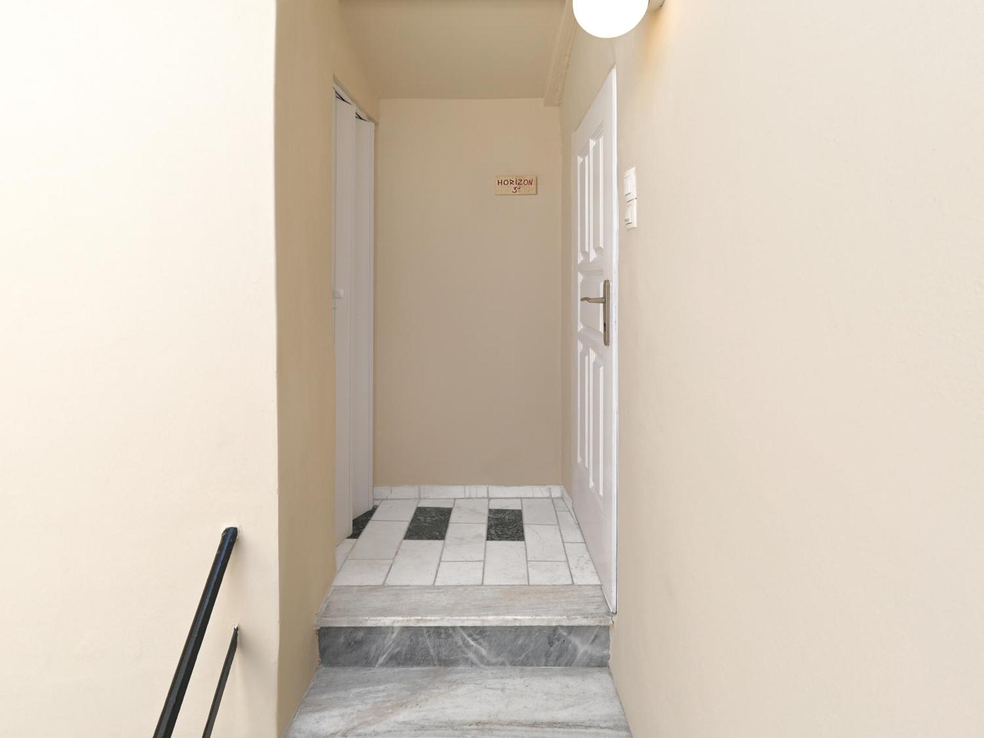 The Acropolis Window - Photo 110