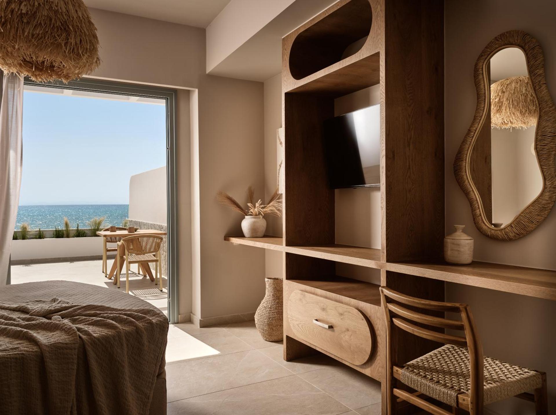 Ammonites Beachfront Rooms & Suites - Photo 23