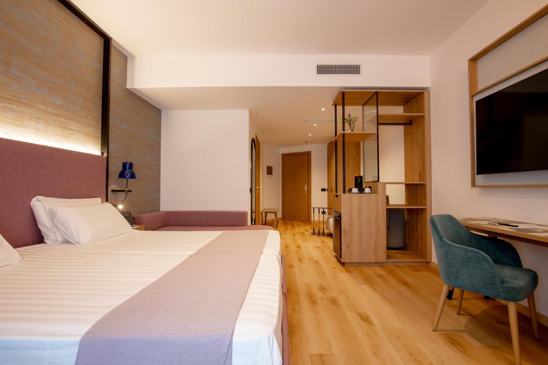 Hotel Poseidon - Photo 41