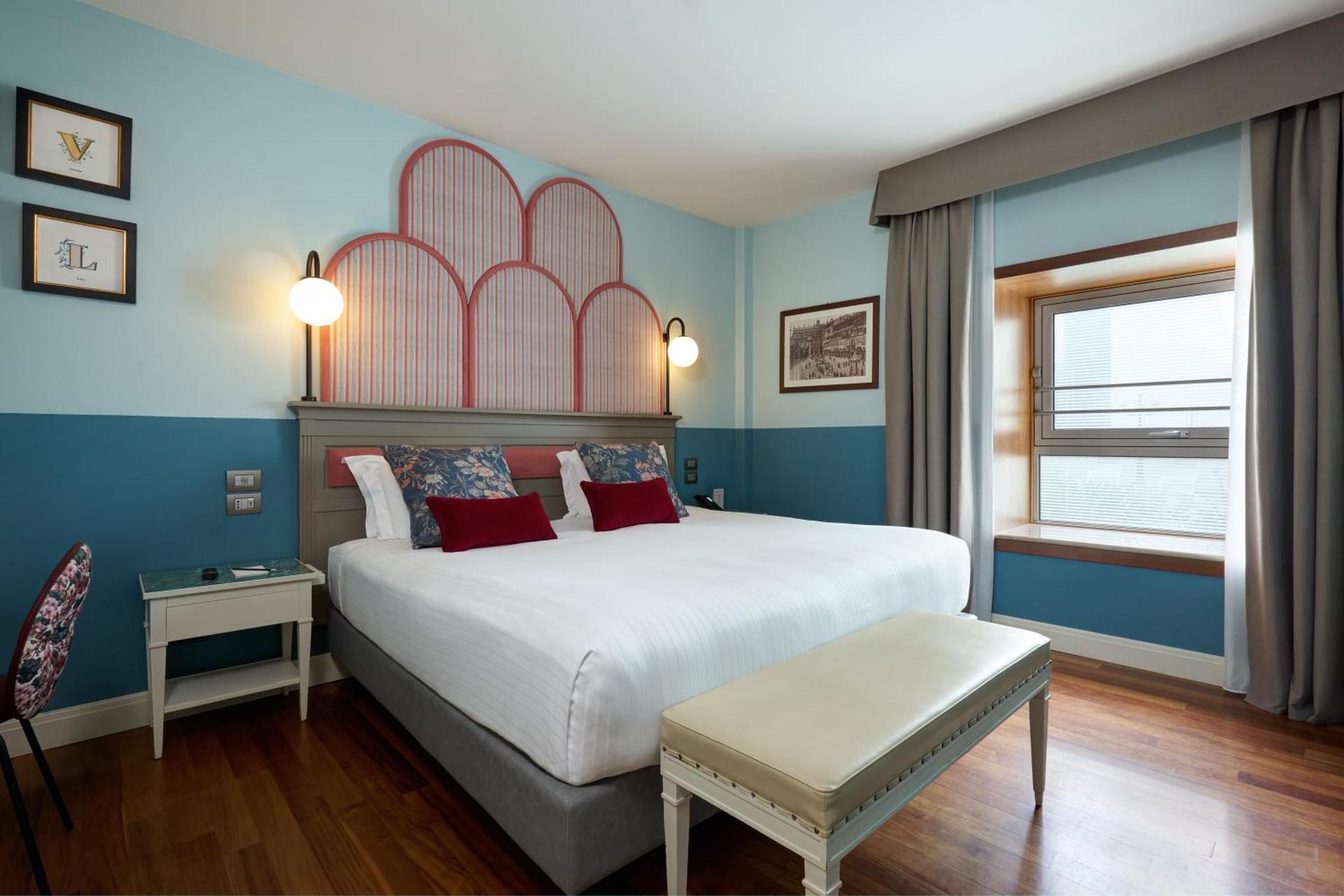 One-Bedroom King Suite with Sofa Bed and Living Area