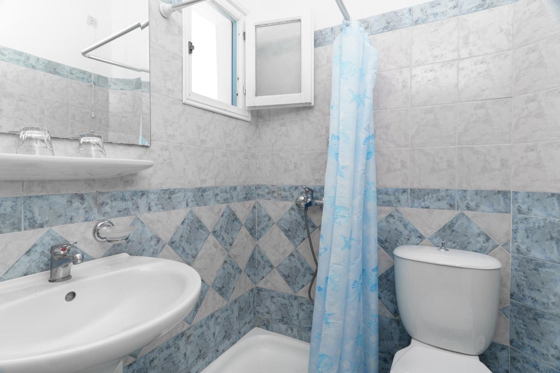 Paros Inn Seafront - Photo 26