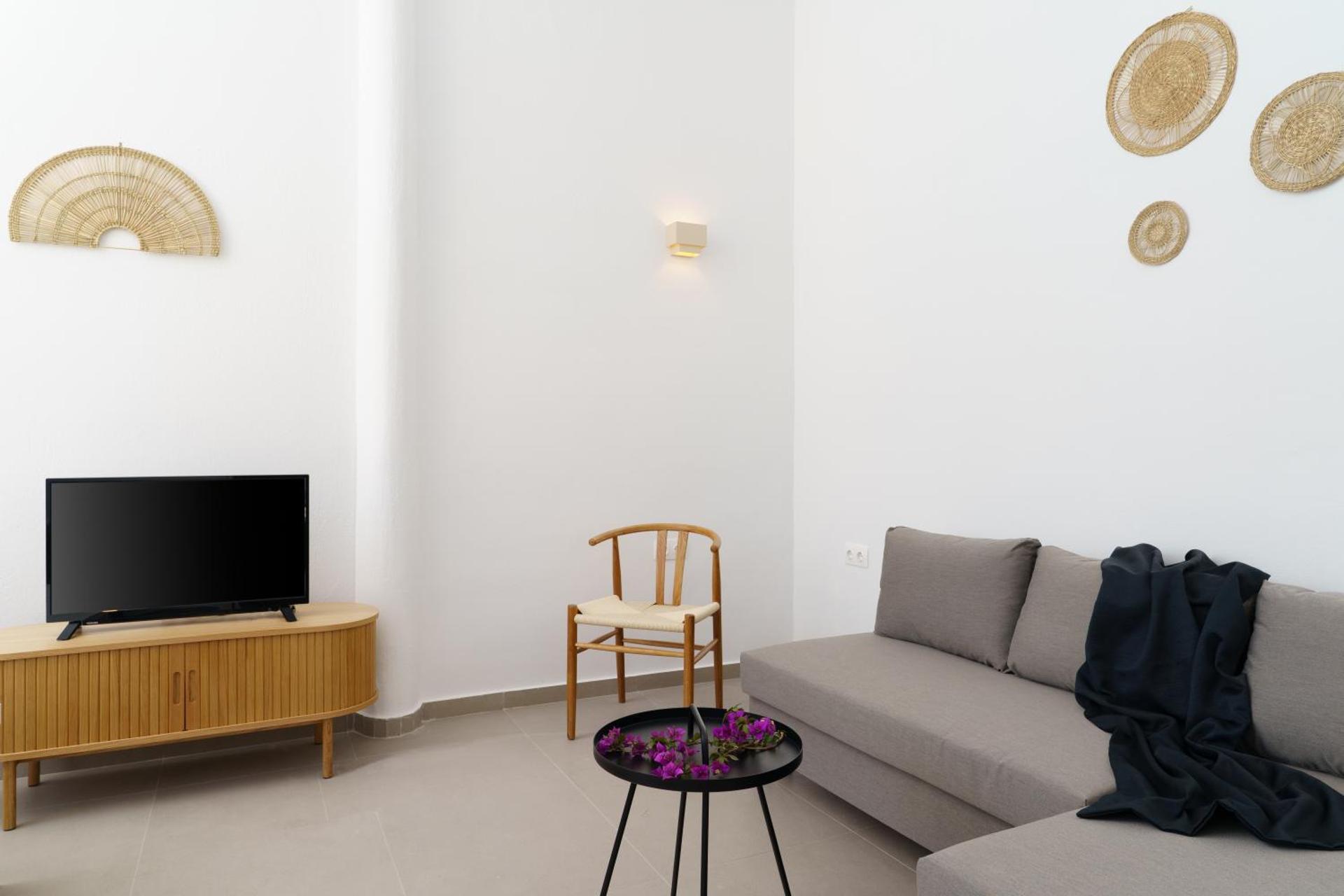 Paros Inn Seafront - Photo 49