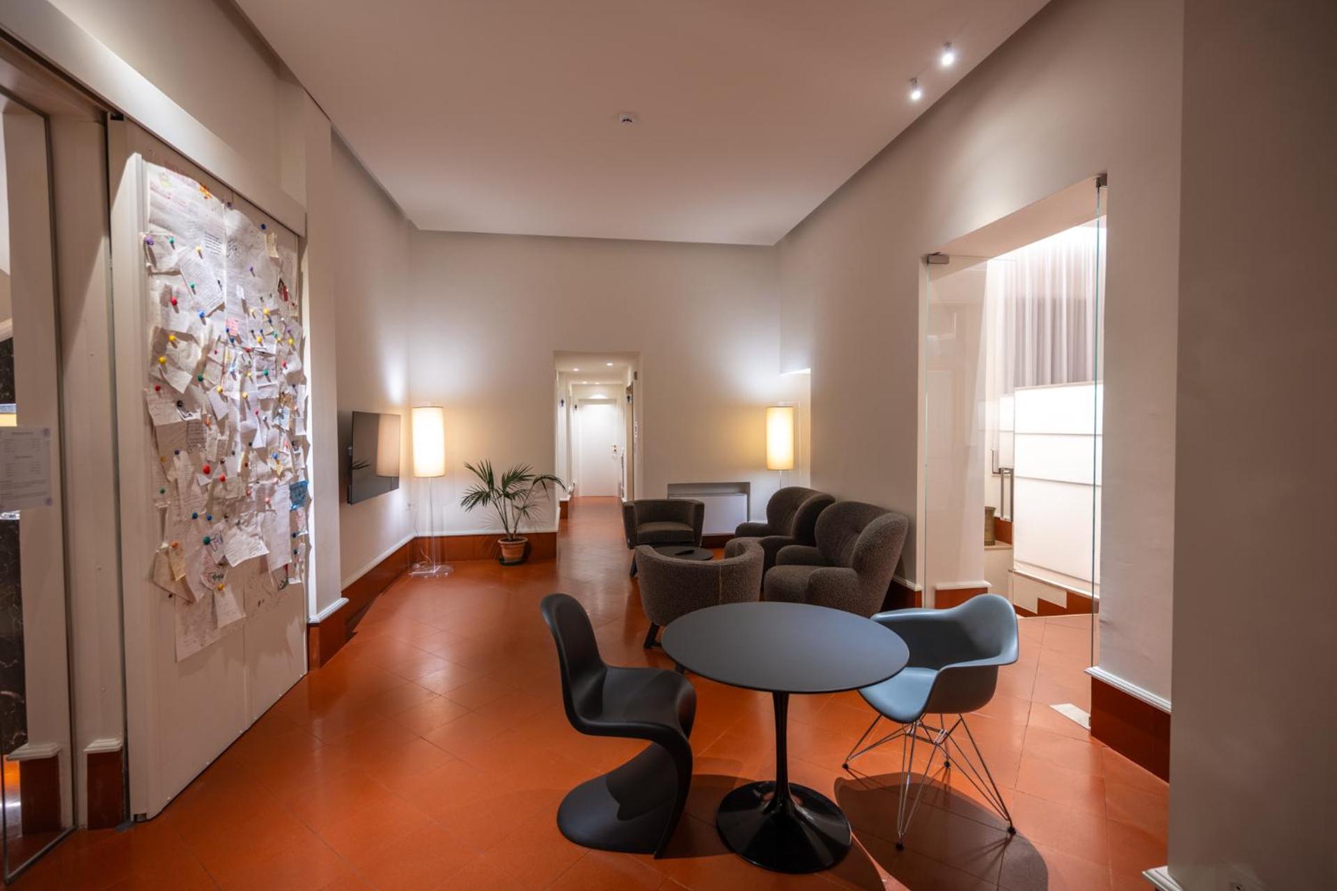 Hotel Moderno - Photo 4