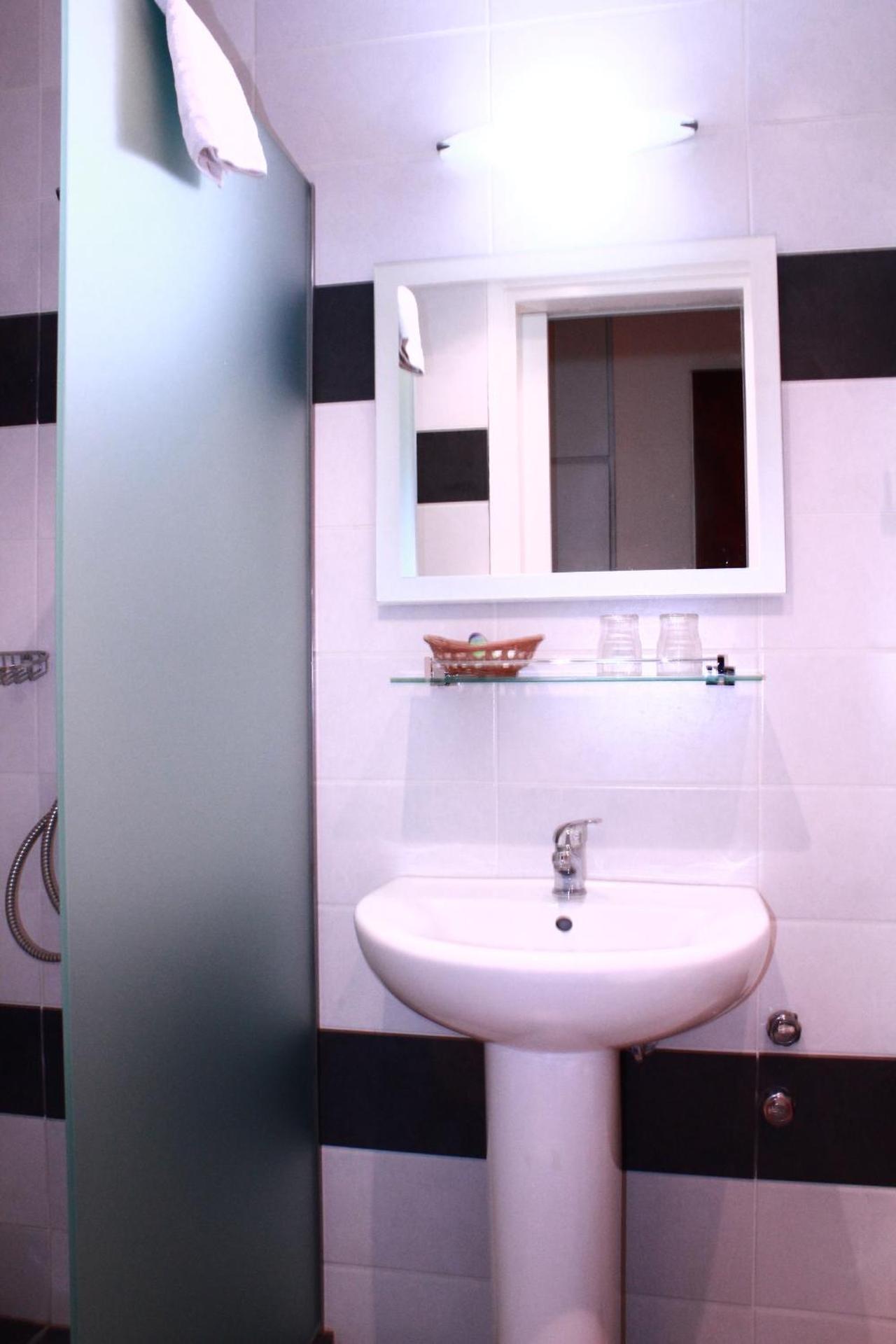 Apollo Hotel - Photo 17