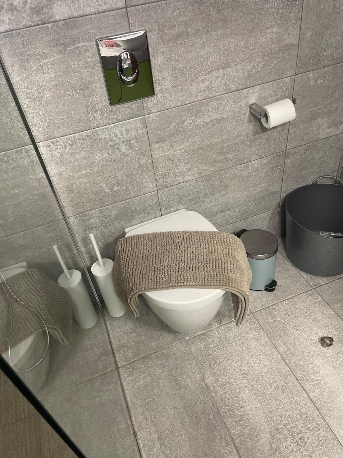 Lovehome - 4BD Villa with views-15mins to airport,10mins to MEC ΑΕ- 2mins to bus stop ,10mins to Suburban Railway on foot - Photo 10