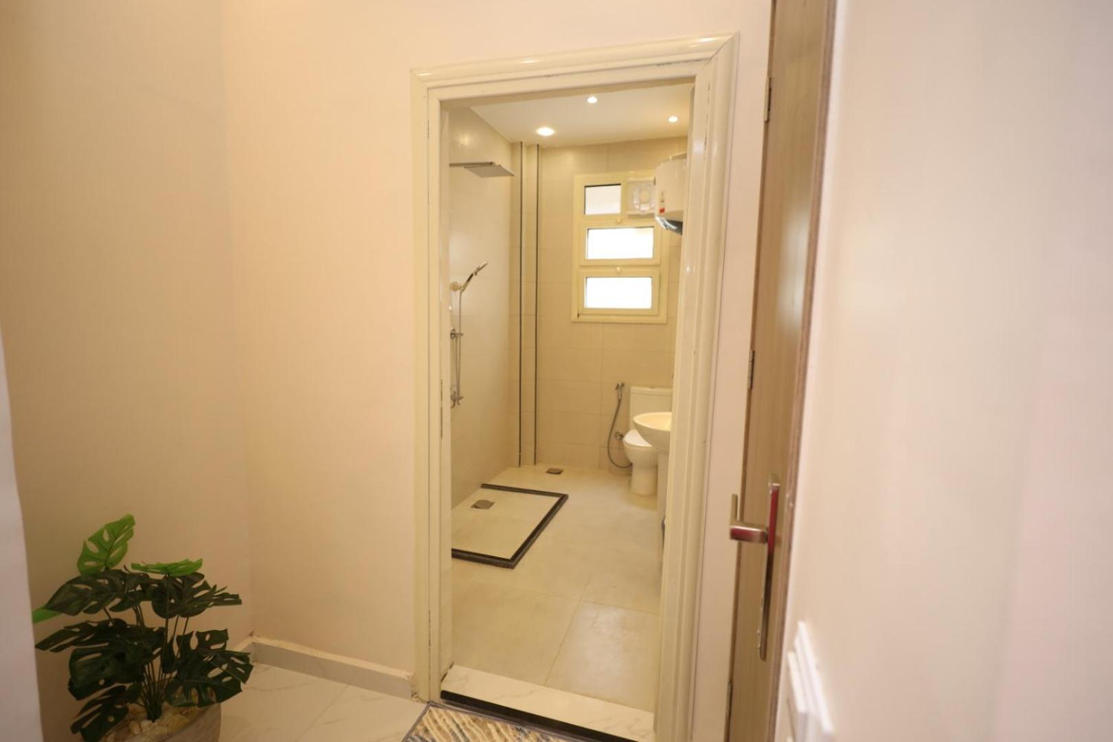 Deluxe Family Room - Photo 2