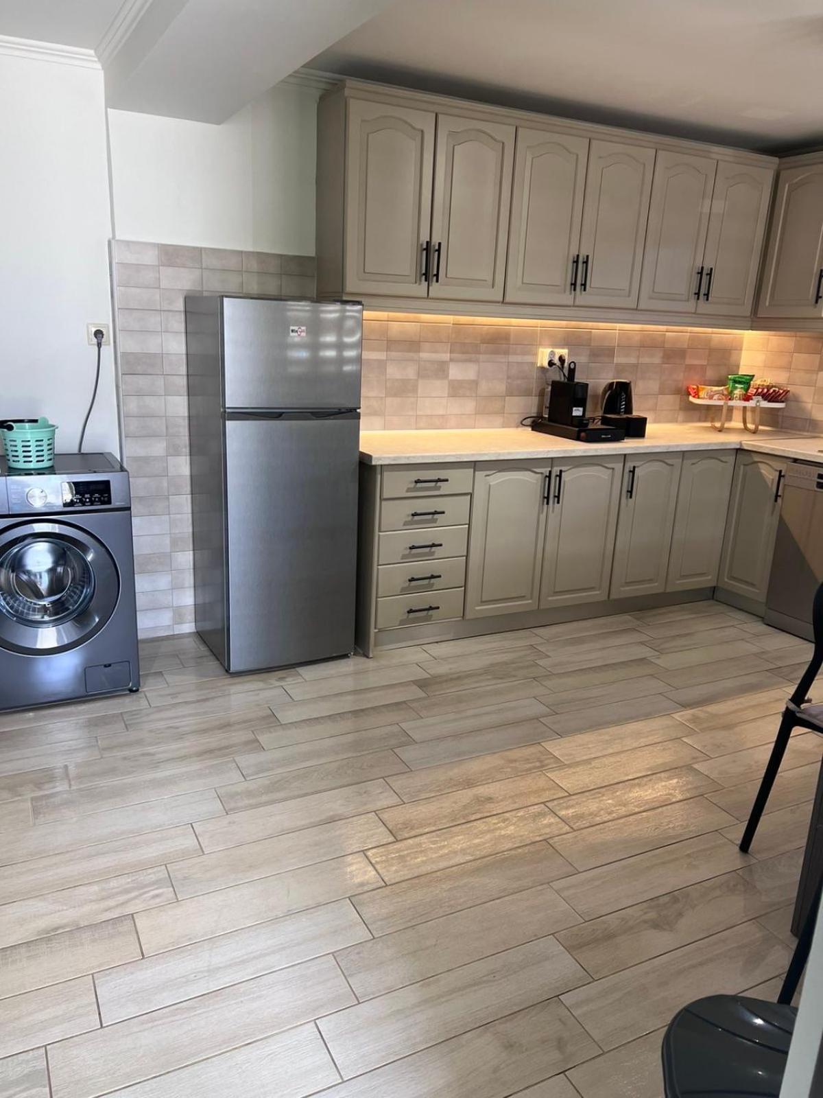 Demi's Apartments Near Athen's Airport - Photo 2