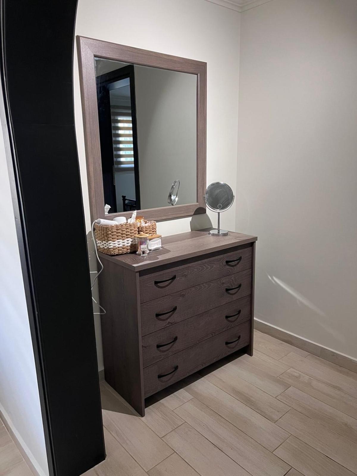 Demi's Apartments Near Athen's Airport - Photo 9