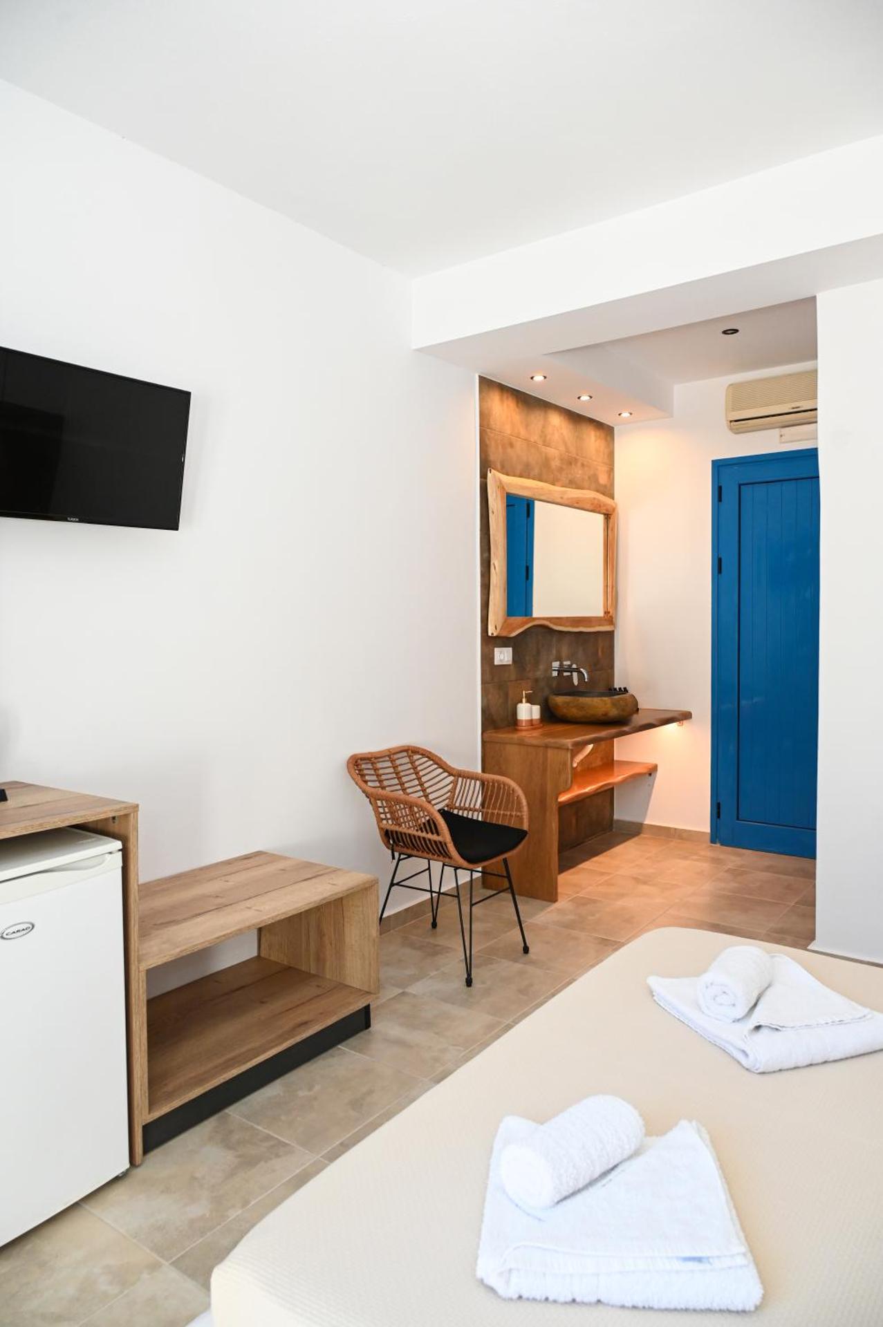 Glaronisia Hotel - Photo 49