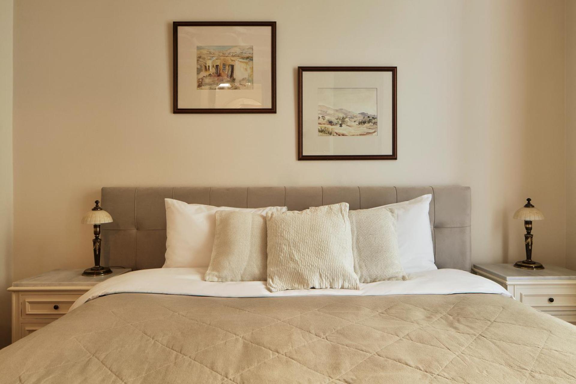  Family Suite (Cozy Alley Building)
