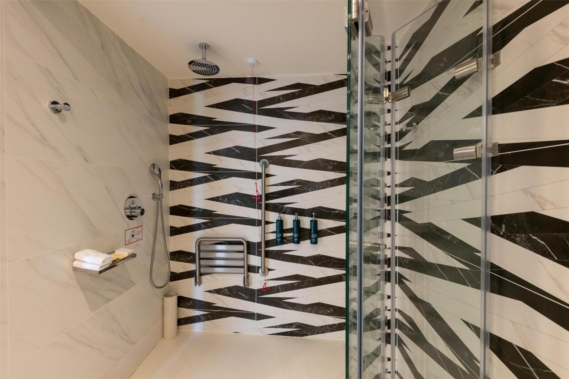 Hilton Nicosia - Photo 19