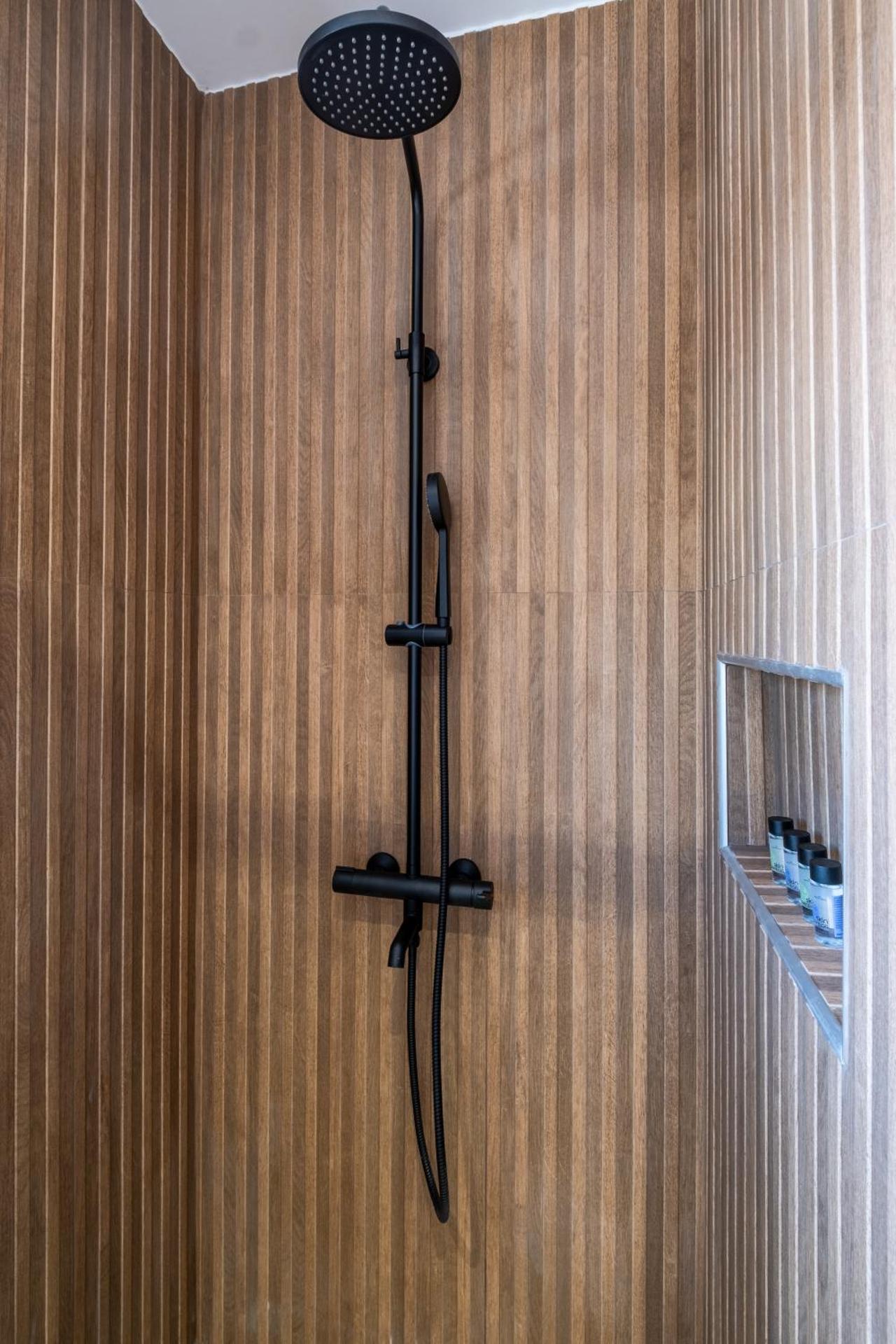 Agora Views - Photo 32