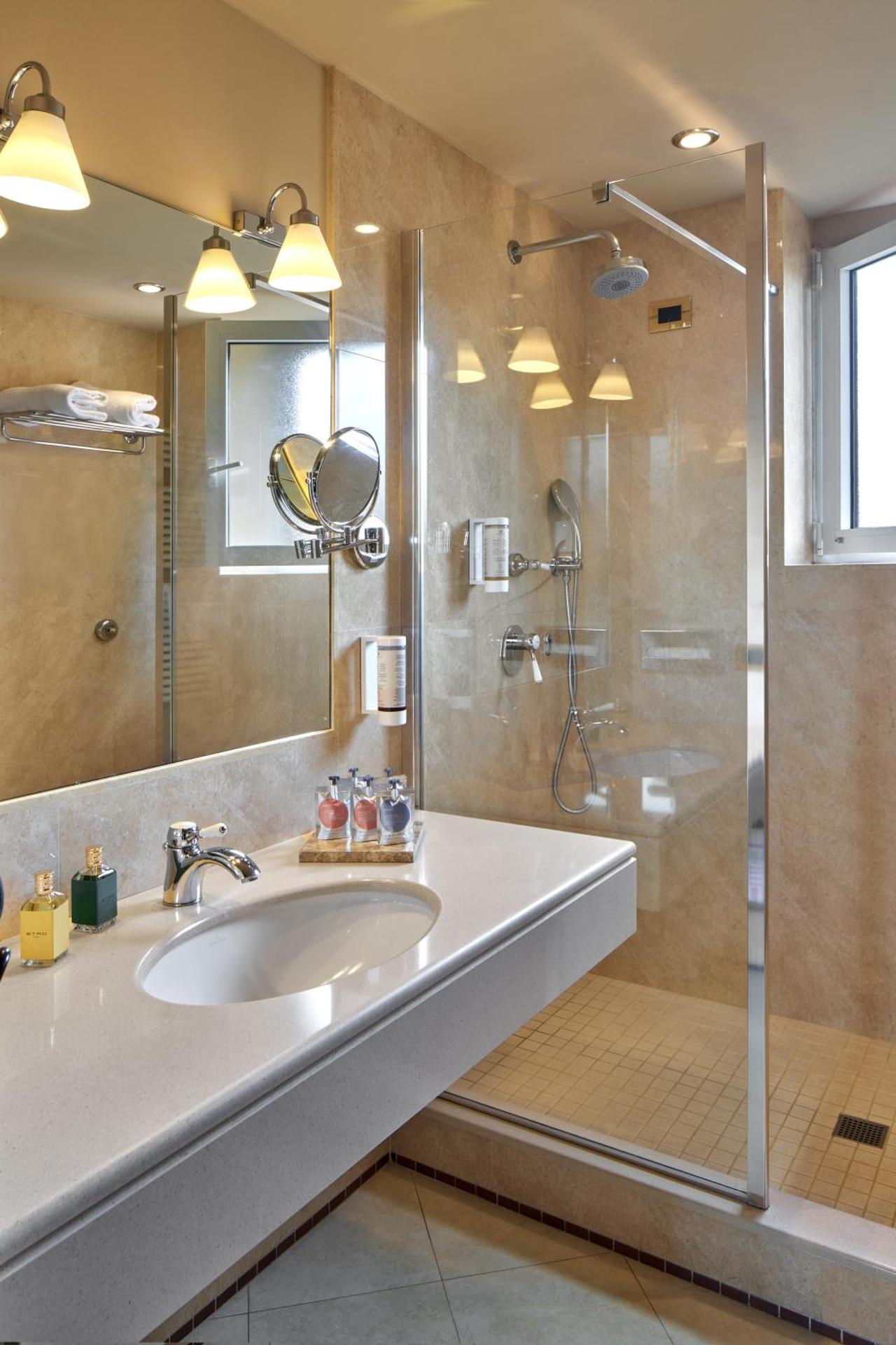 Hotel Accademia - Photo 35