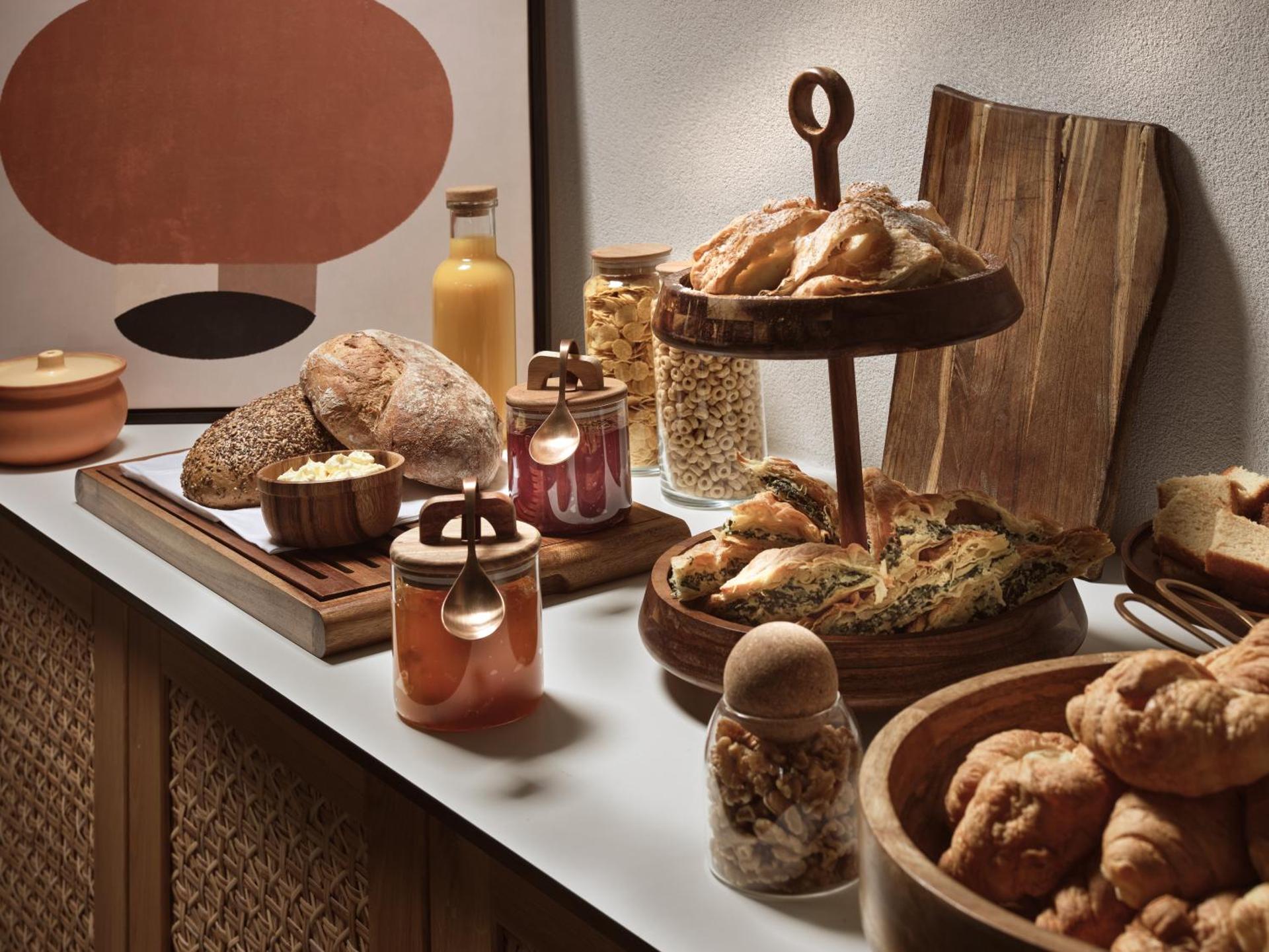 Ammonites Beachfront Rooms & Suites - Photo 19