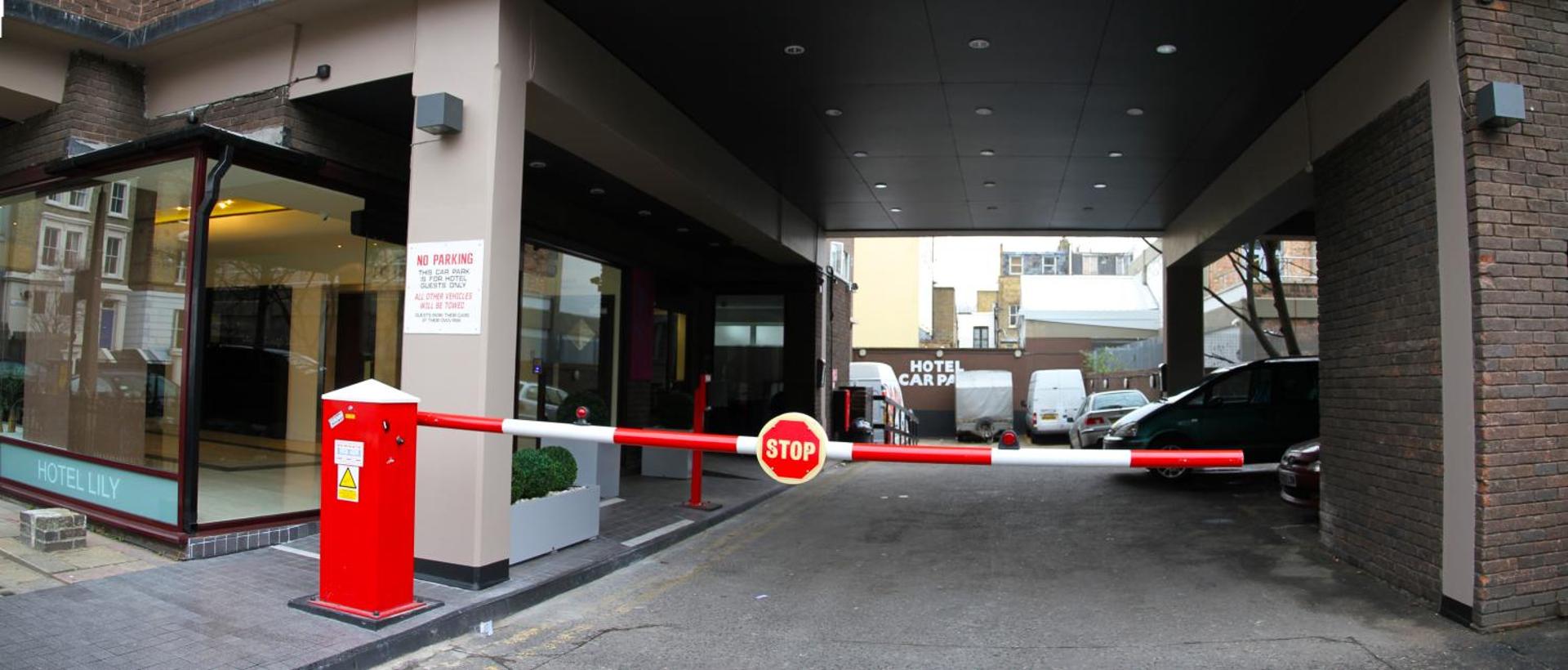 Hotel Lily - Photo 16