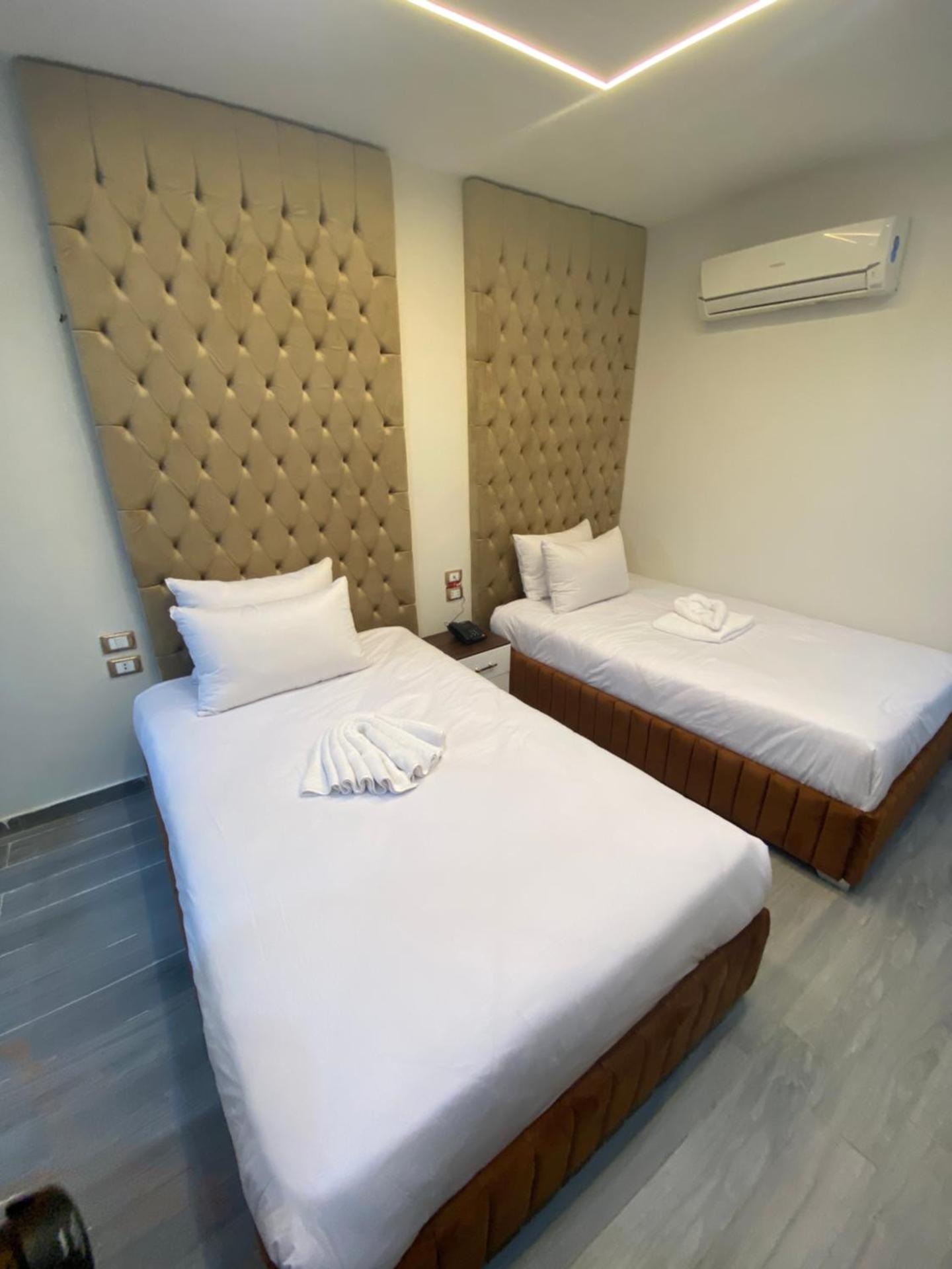 AMADEOS pyramids inn - Photo 100