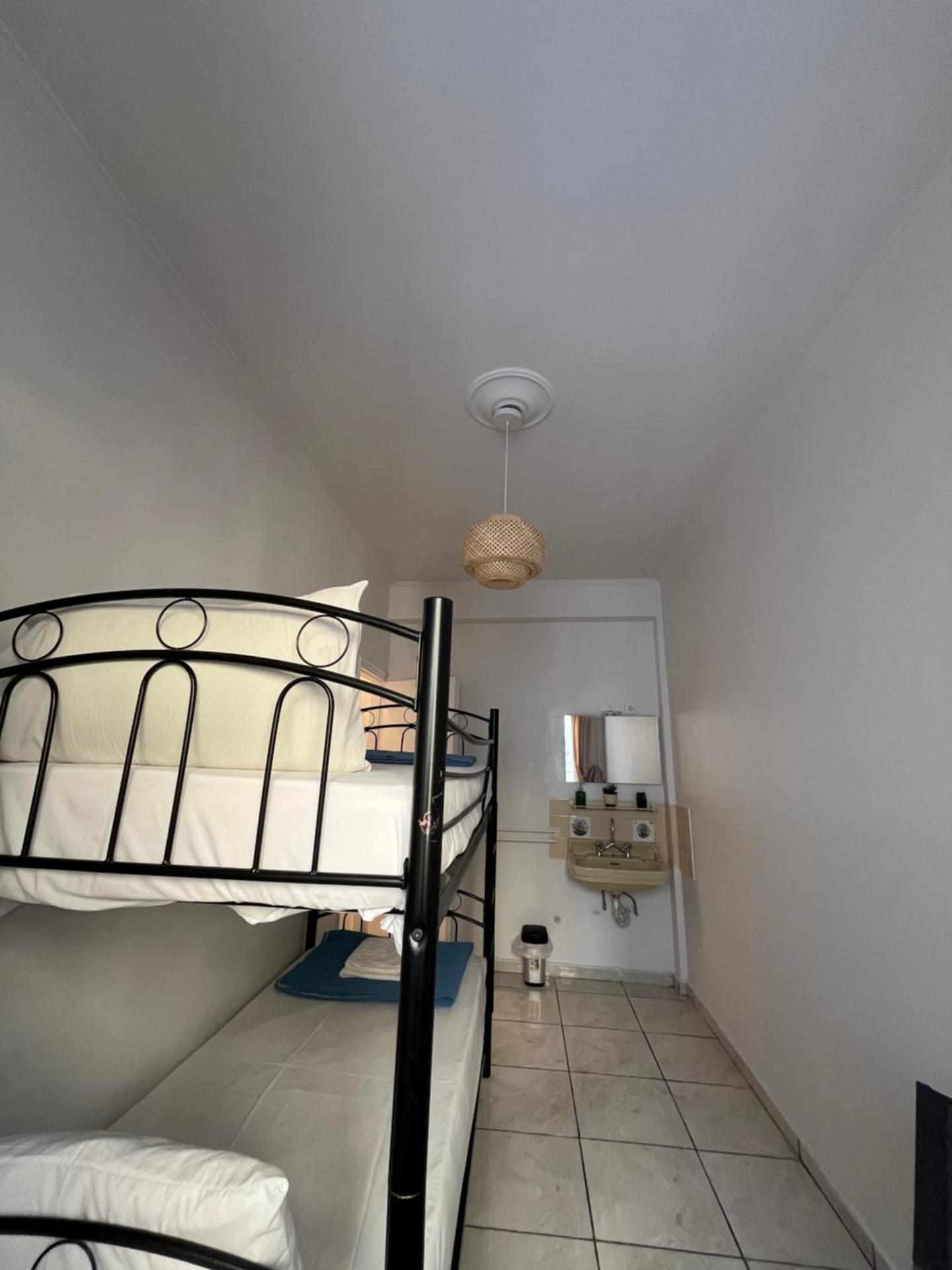 Single Bed in Mixed Dormitory Room