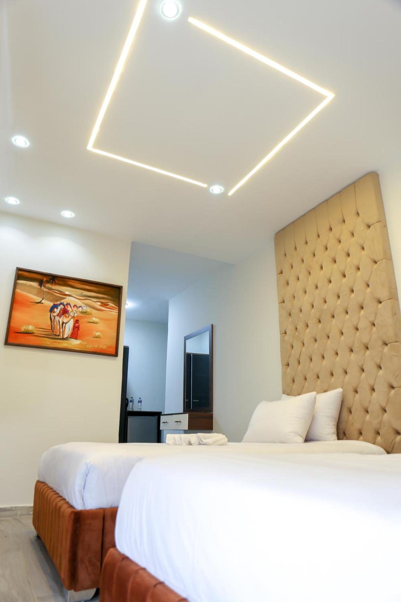 AMADEOS pyramids inn - Photo 86