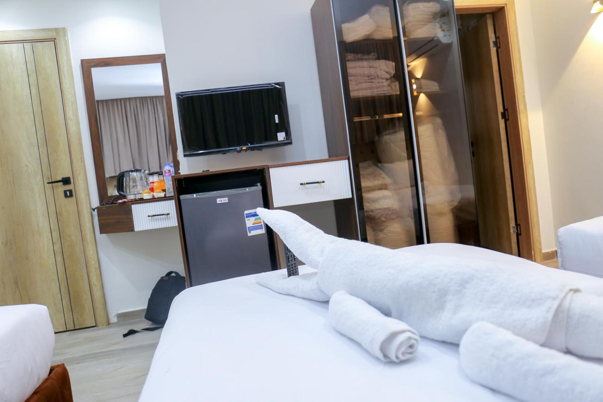 AMADEOS pyramids inn - Photo 20
