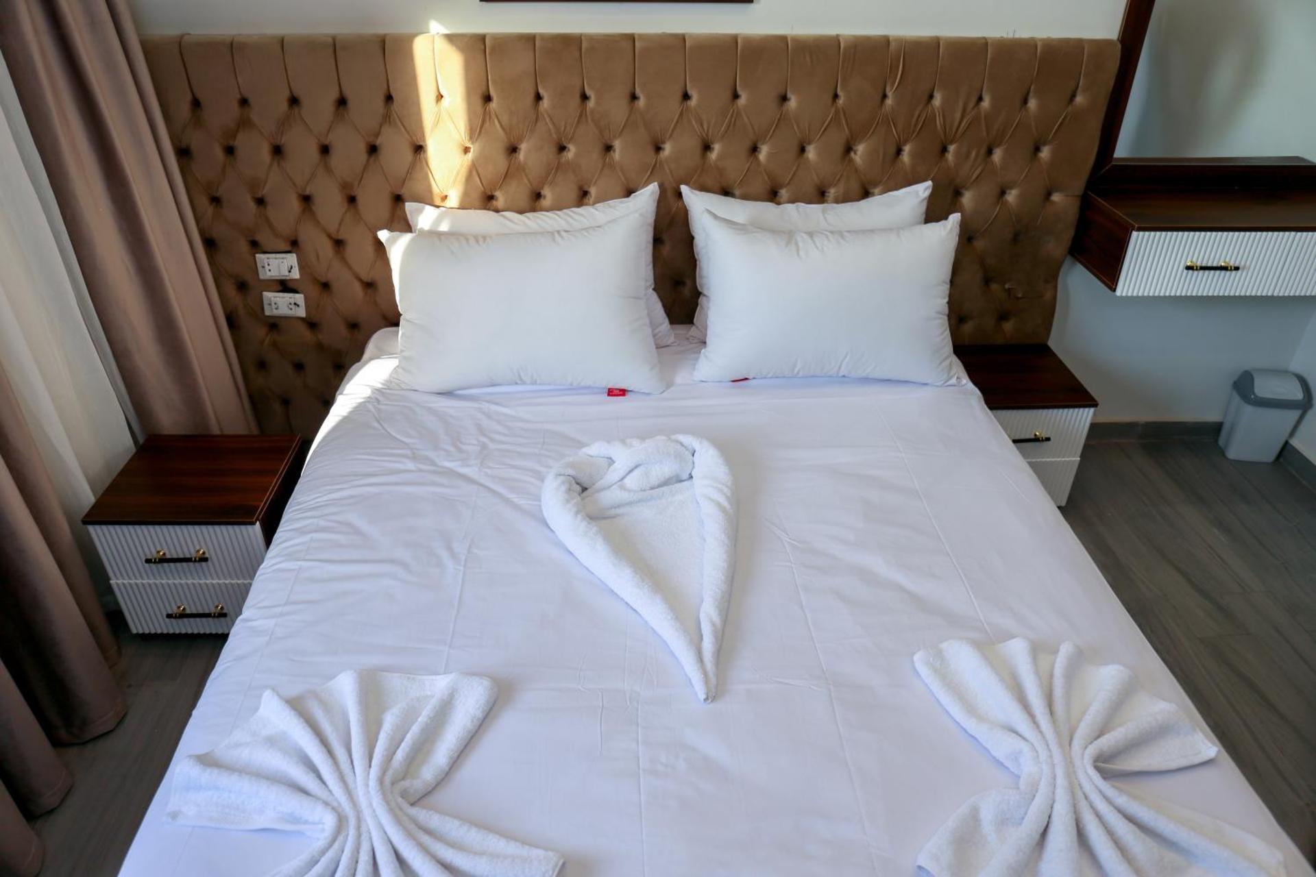 AMADEOS pyramids inn - Photo 117