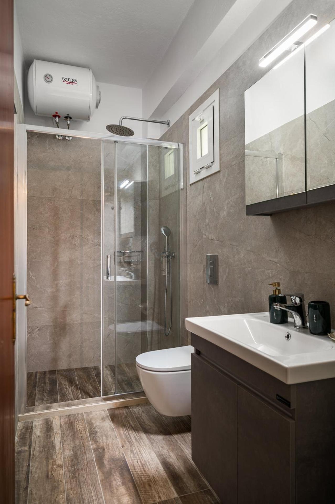 Vicky's Apartments - Photo 20
